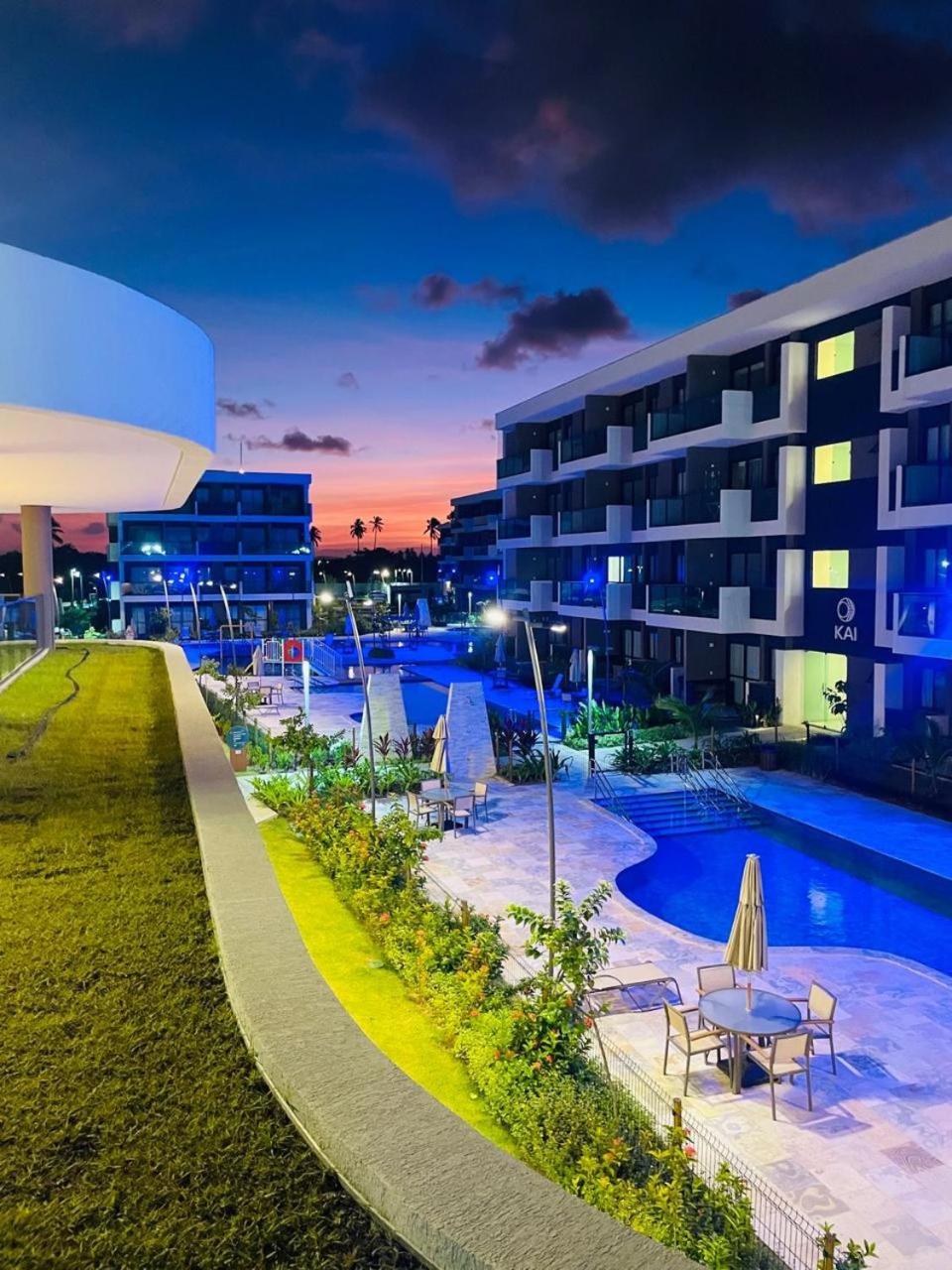 Resort em Porto de Galinhas- Flat Térreo Frente Piscinas- Muro Alto-B18