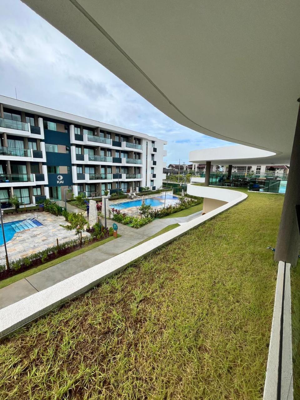 Resort em Porto de Galinhas- Flat Térreo Frente Piscinas- Muro Alto-B18
