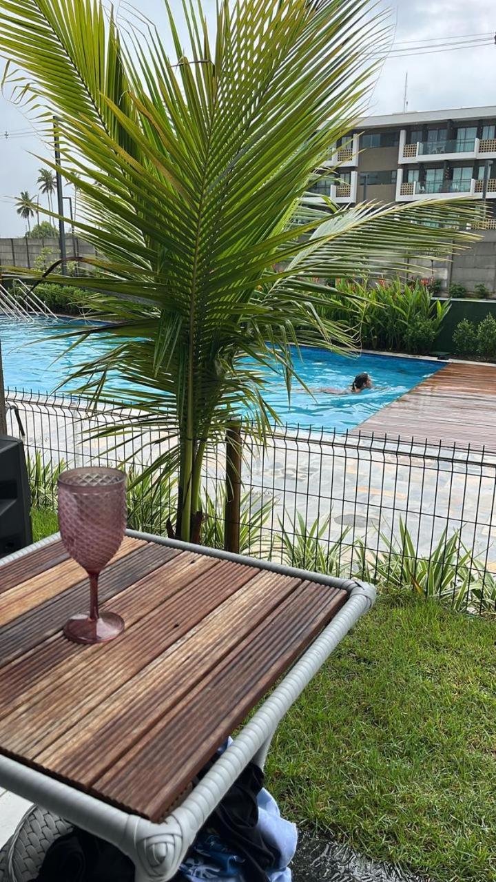 Resort em Porto de Galinhas- Flat Térreo Frente Piscinas- Muro Alto-B18