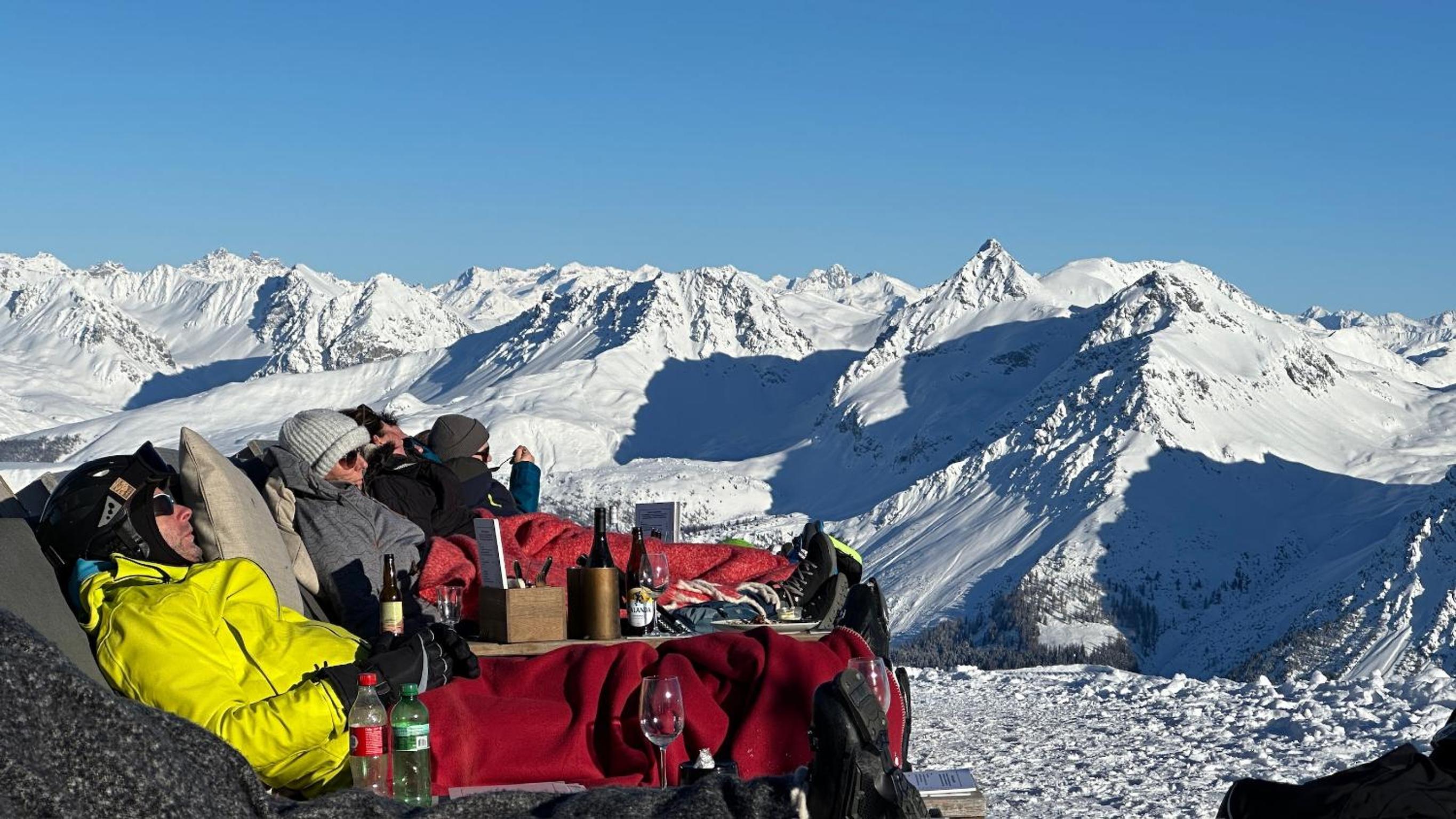 Ski-in Ski-out-Apartment Mountain Nest Parpan