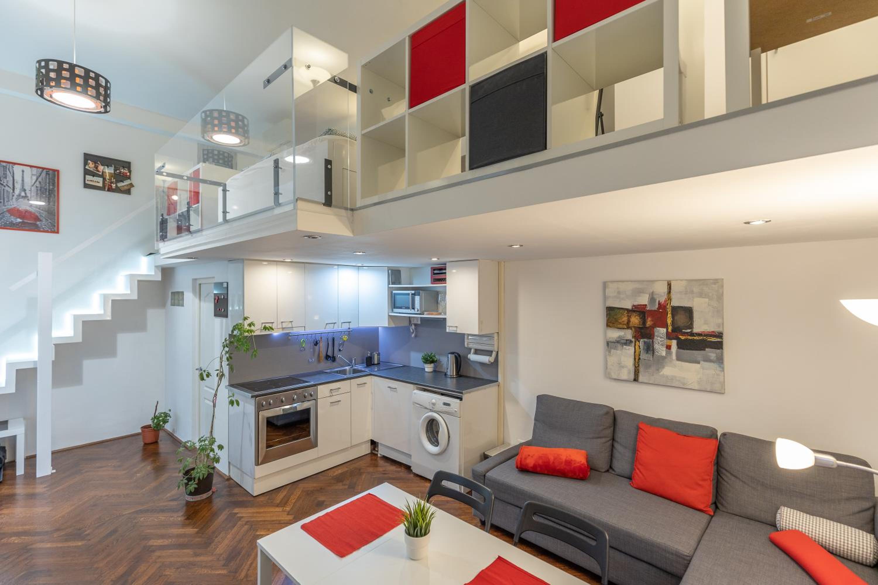 Red Fusion Apartment