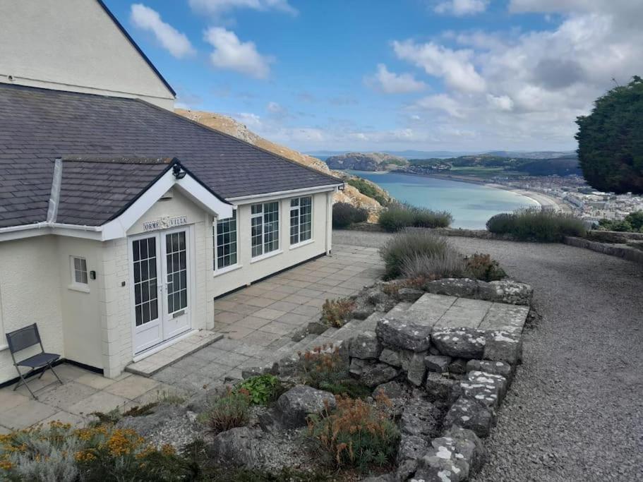 Orme Villa, Hot Tub, Llandudno, Stunning Views , sleeps 12 view 3