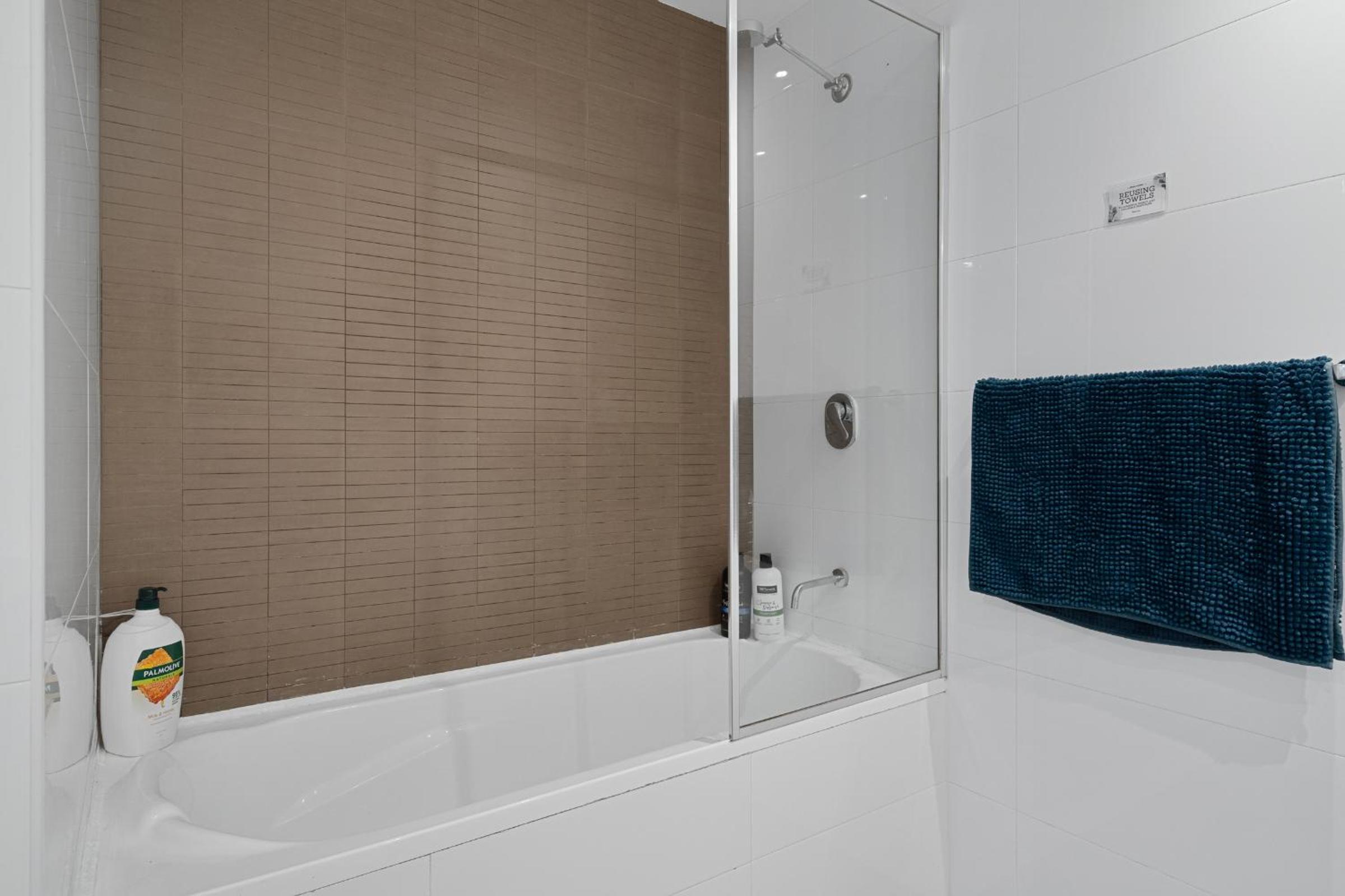 01M City View 3Bedroom Apt Near Mascot Central with 2 Free Parking