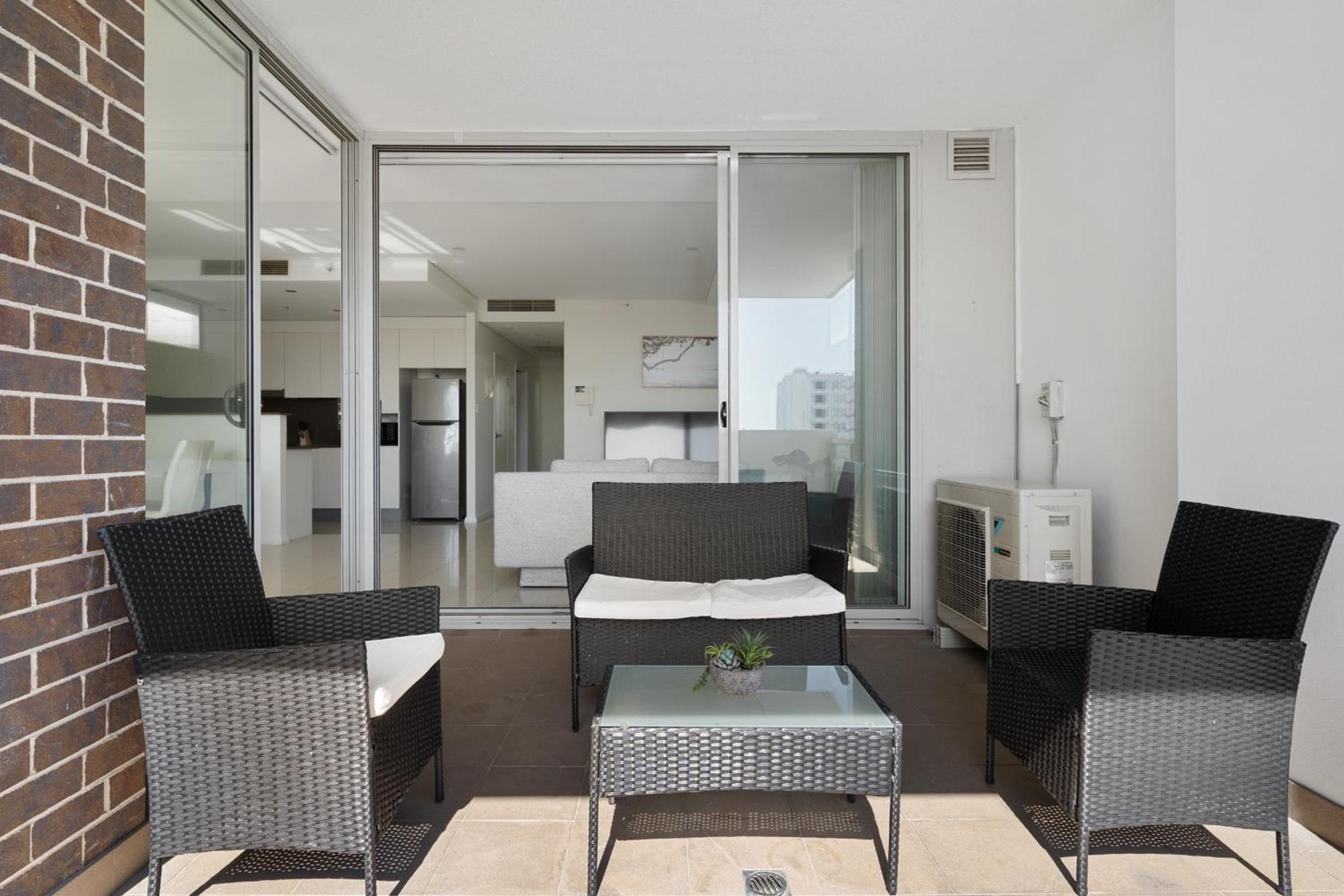 01M City View 3Bedroom Apt Near Mascot Central with 2 Free Parking