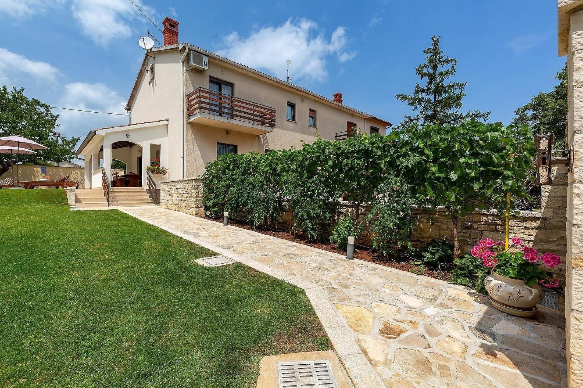 Ferienhaus mit Privatpool für 8 Personen ca 150 qm in Glavani, Istrien Bucht von Raša view 3