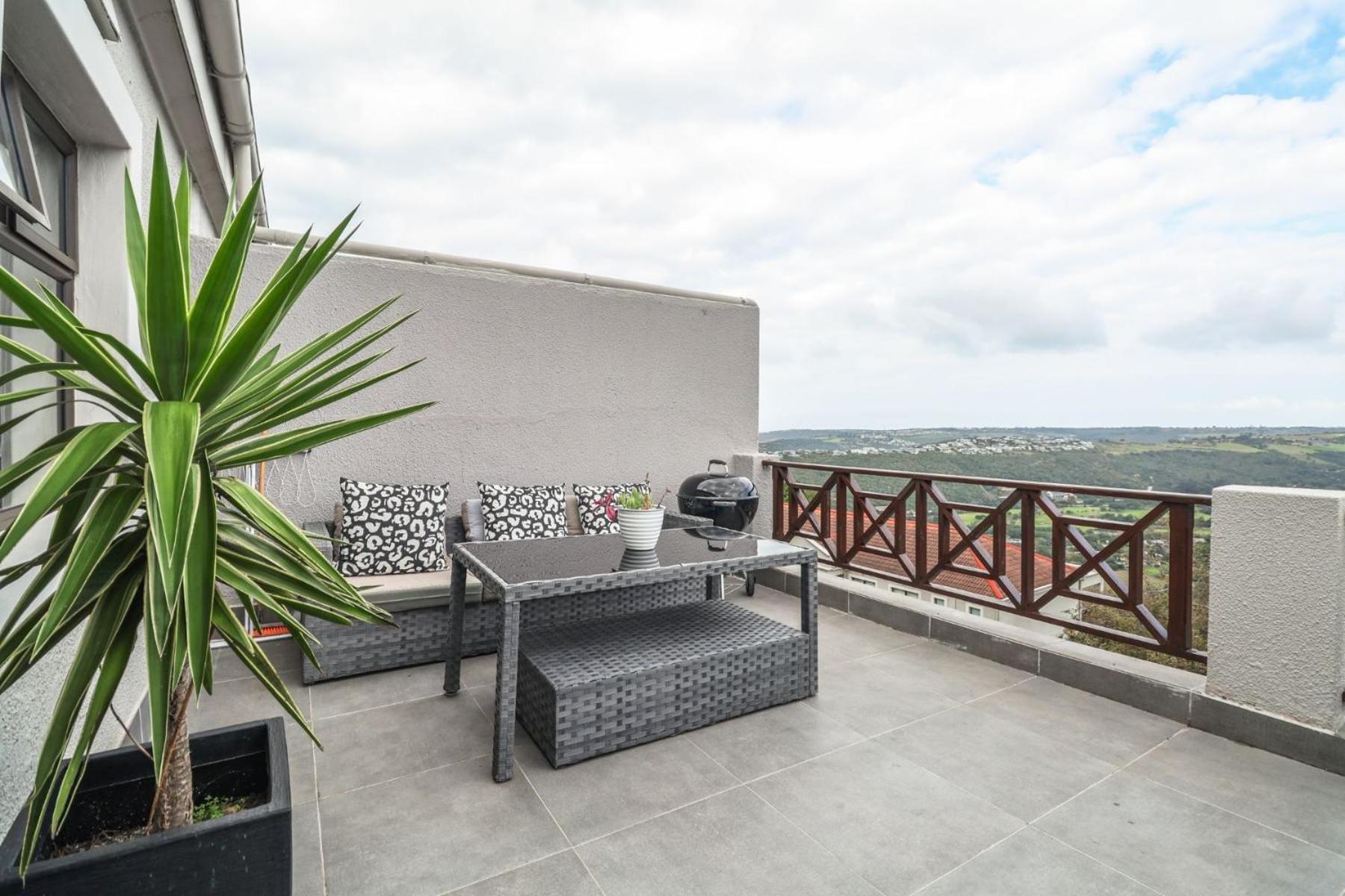 Studio Bella Vista Plett view 5