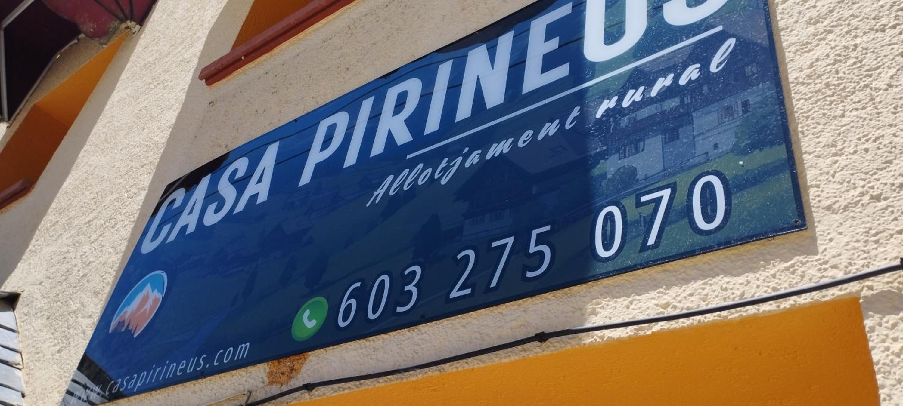 Casa Pirineus - Alojamiento rural & Alquiler de esquís - SKI Pirineus