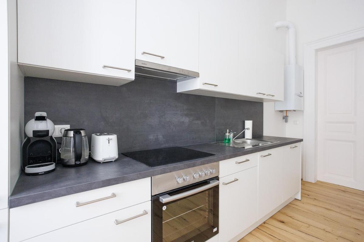 Stadtpark City Apartment is Calling - by 4ty3 Apartments