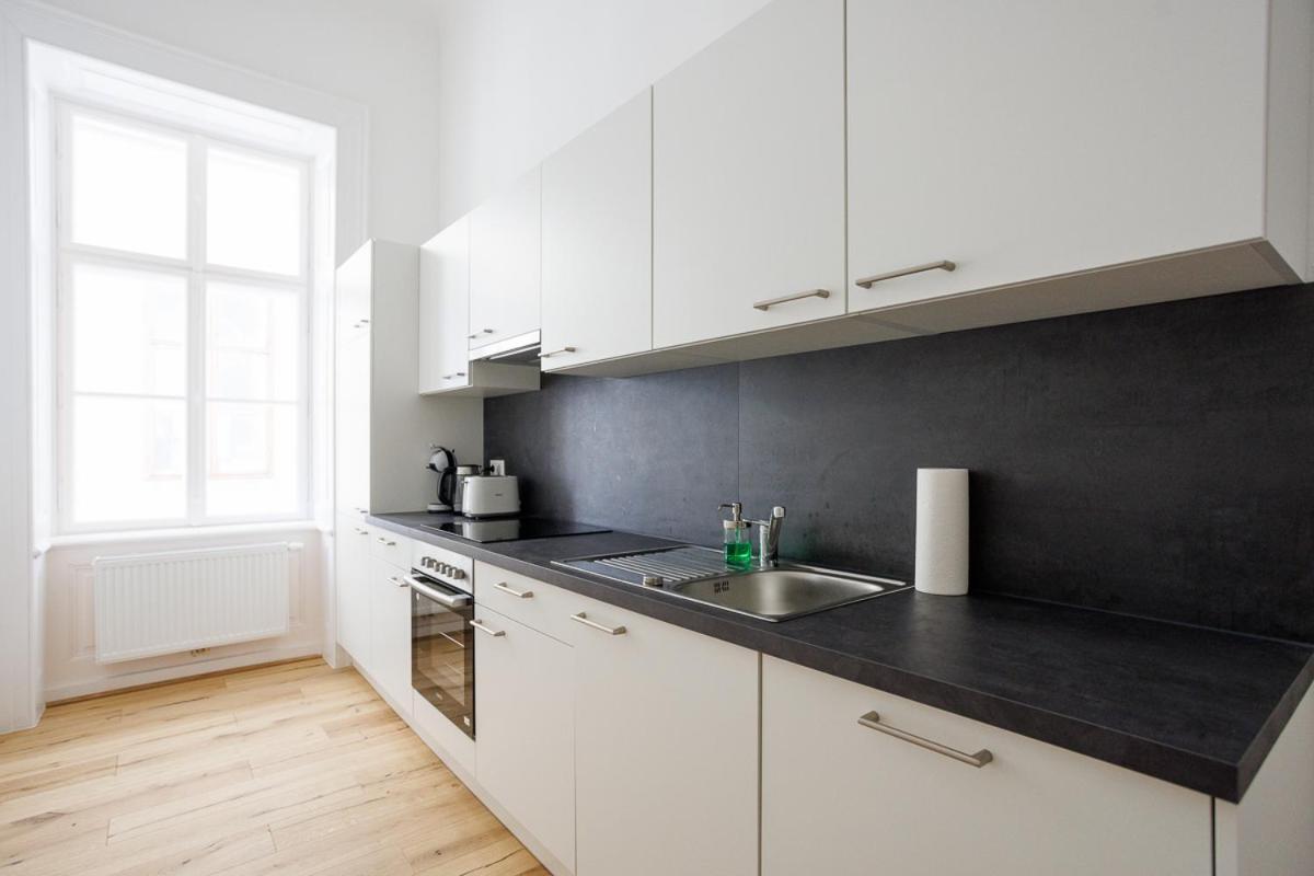 Stadtpark City Apartment is Calling - by 4ty3 Apartments