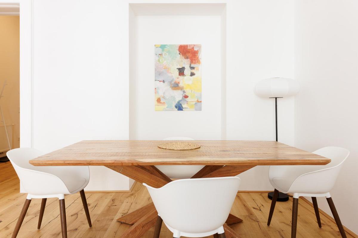 Stadtpark City Apartment is Calling - by 4ty3 Apartments