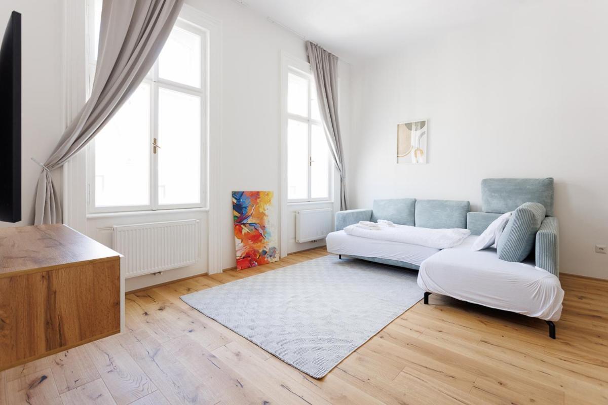 Stadtpark City Apartment is Calling - by 4ty3 Apartments