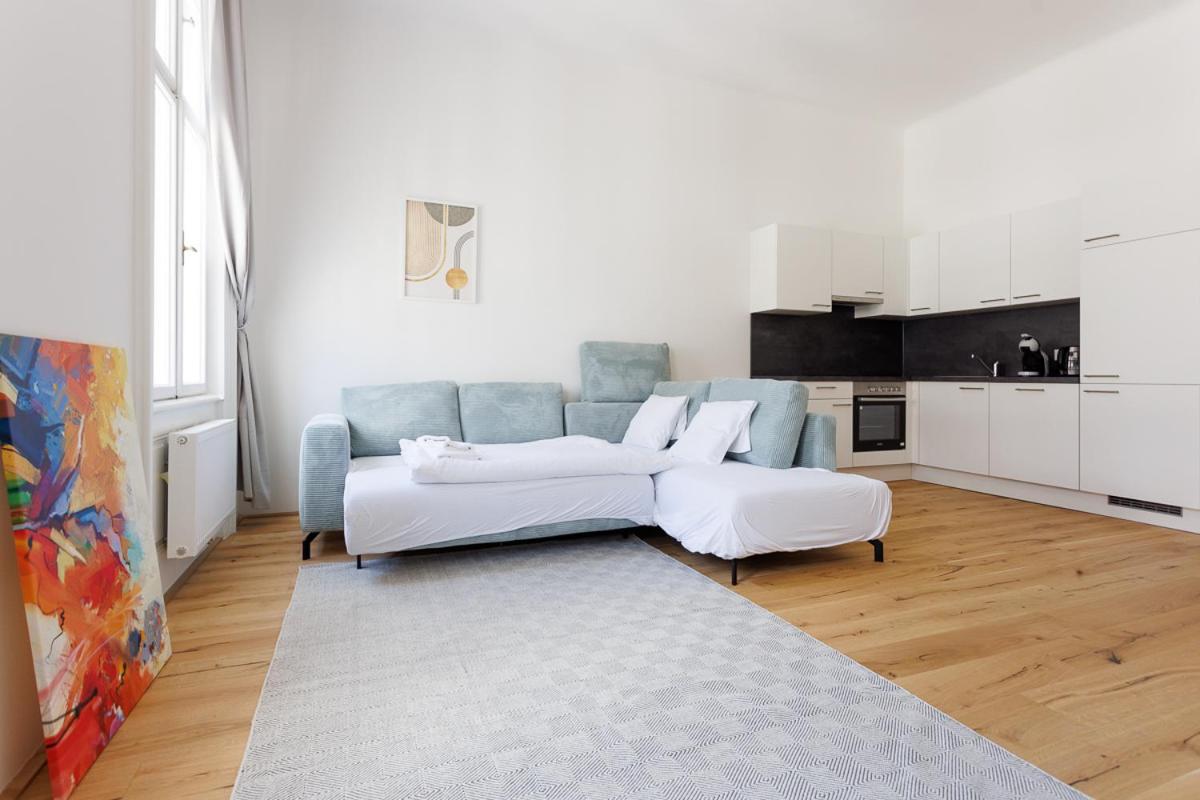 Stadtpark City Apartment is Calling - by 4ty3 Apartments