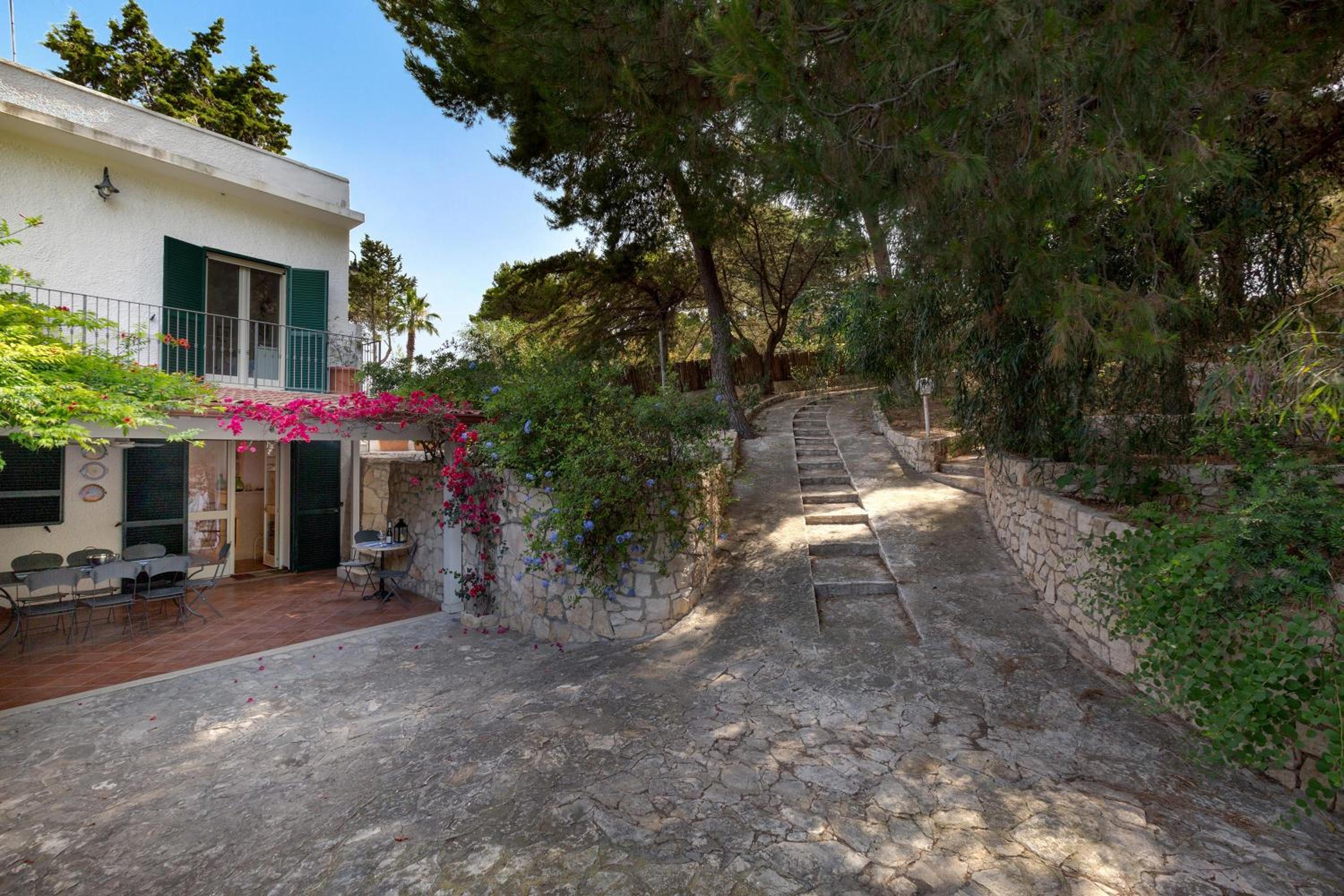 Villa Baia d`Oro by BarbarHouse view 2