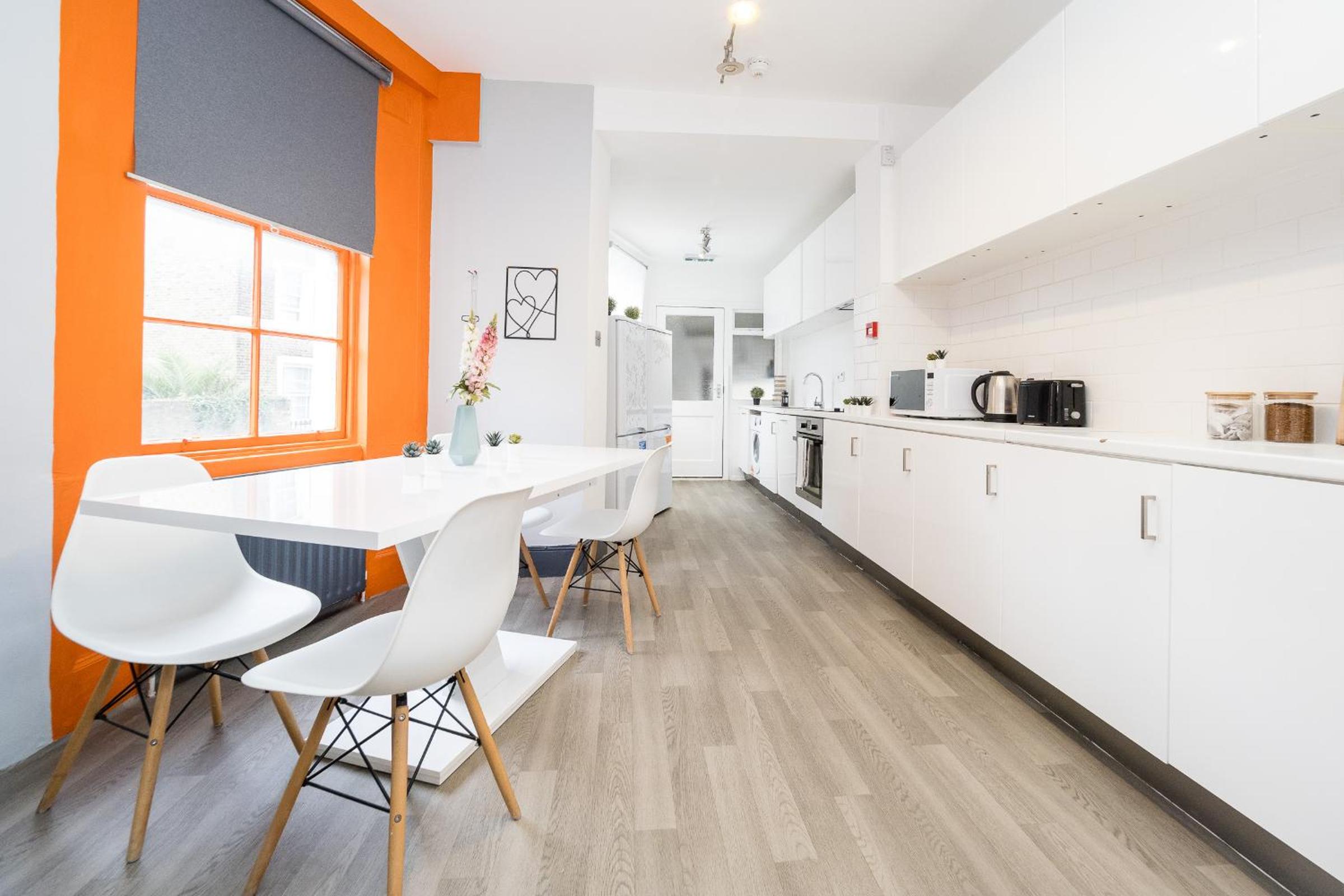 Spacious 6 Ensuite Bedroom House in Central London