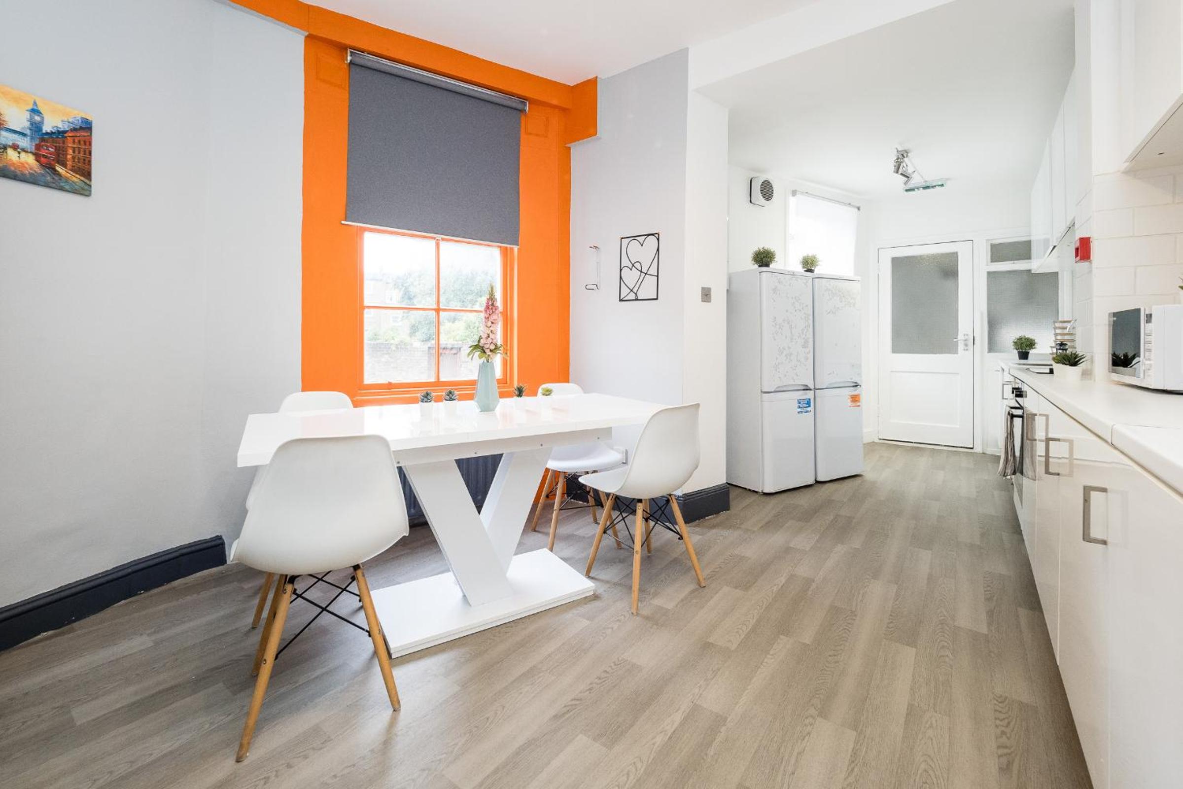Spacious 6 Ensuite Bedroom House in Central London