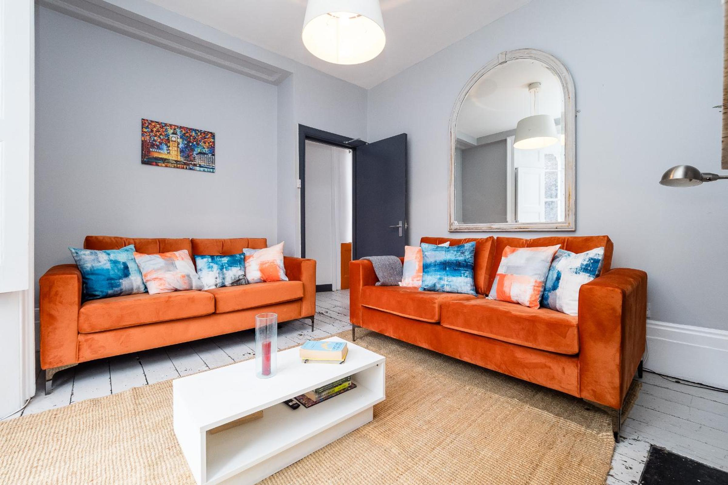 Spacious 6 Ensuite Bedroom House in Central London