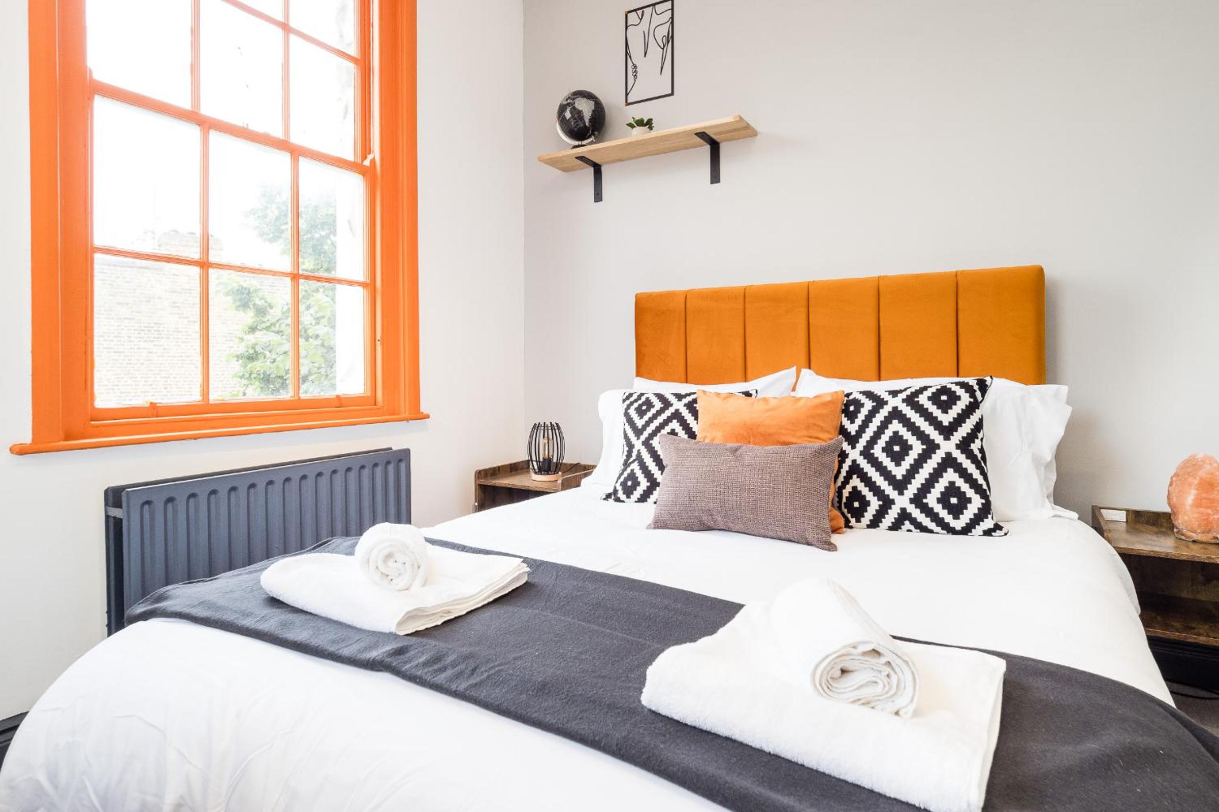 Spacious 6 Ensuite Bedroom House in Central London