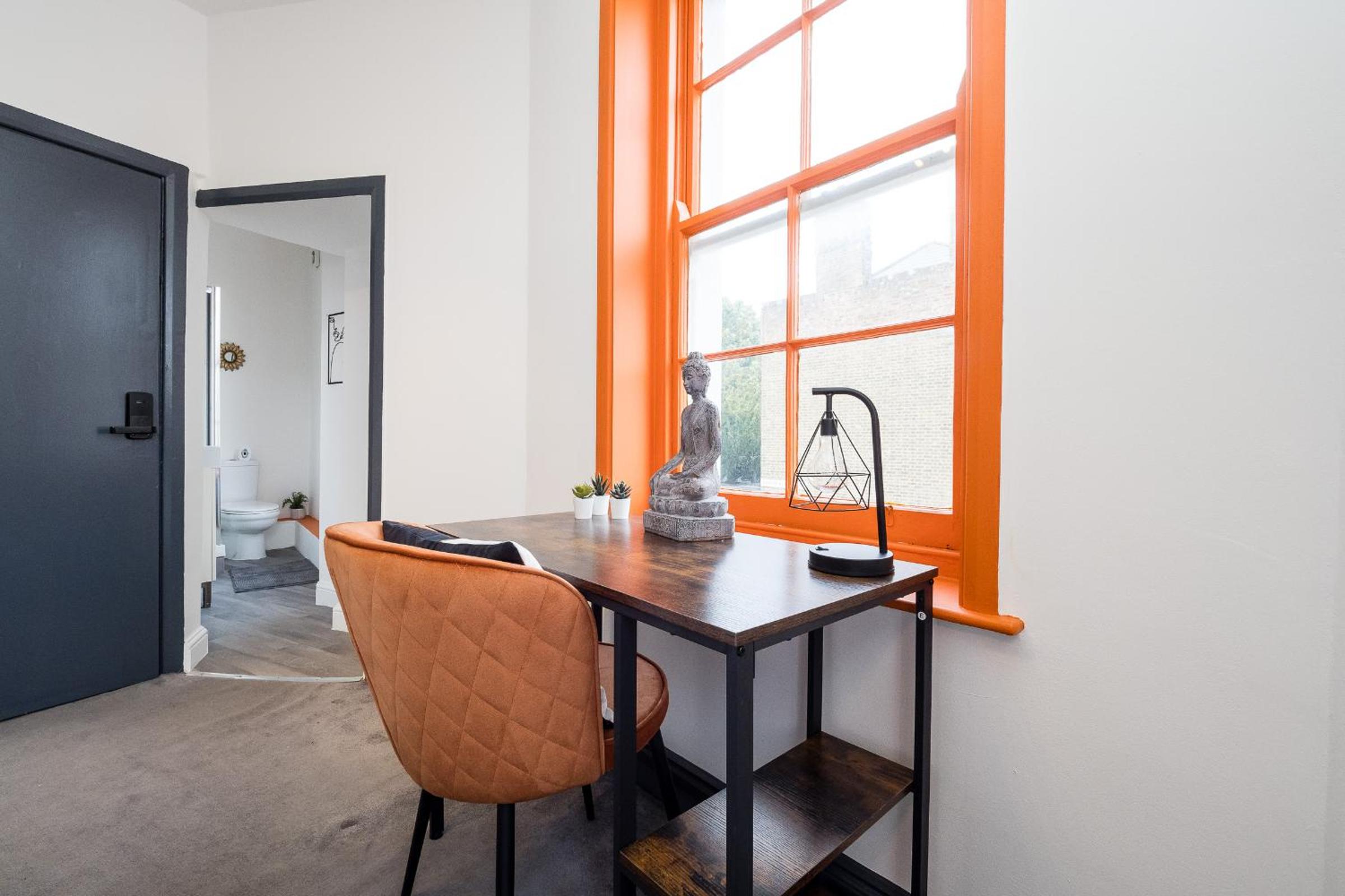 Spacious 6 Ensuite Bedroom House in Central London
