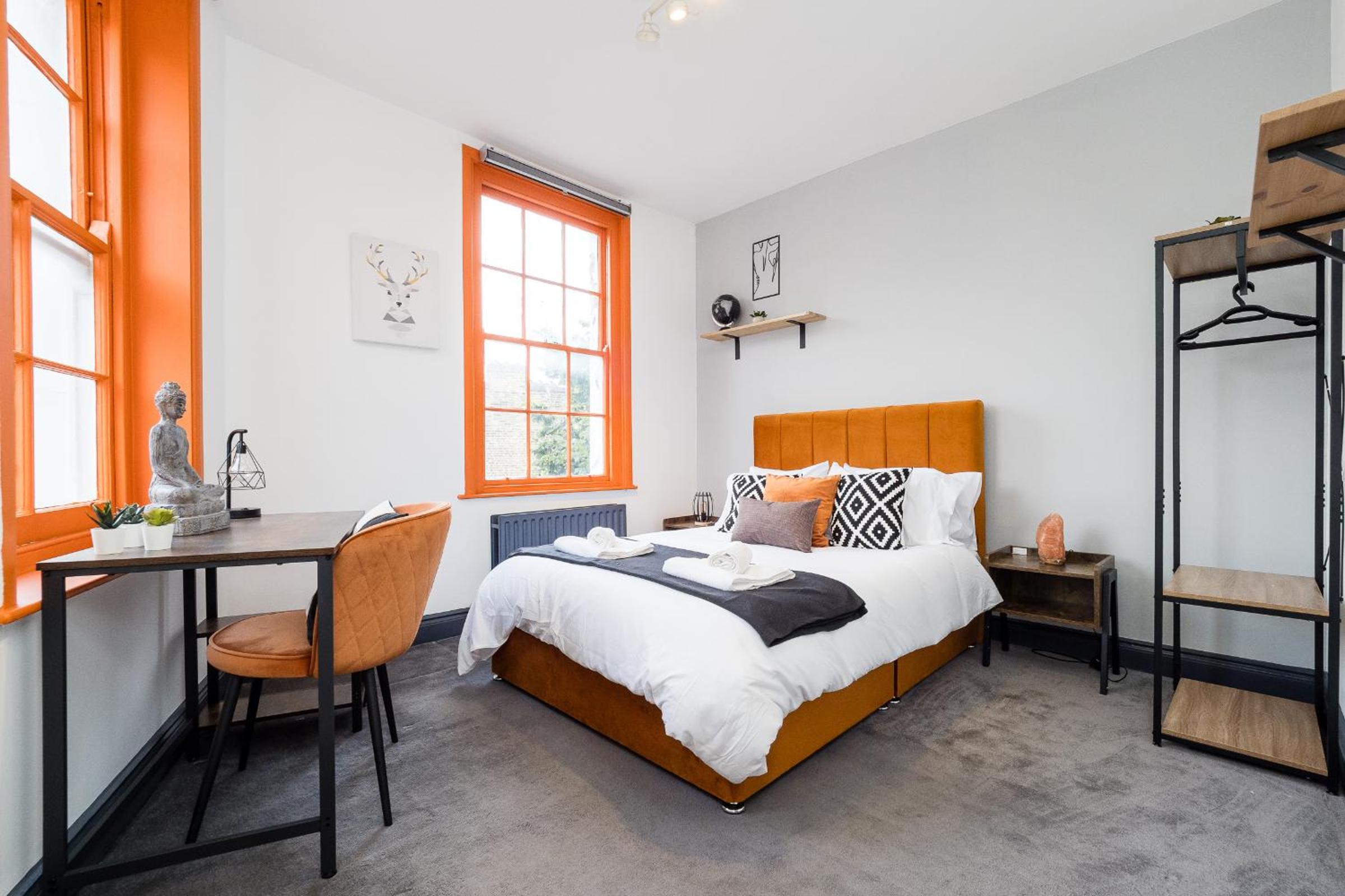 Spacious 6 Ensuite Bedroom House in Central London