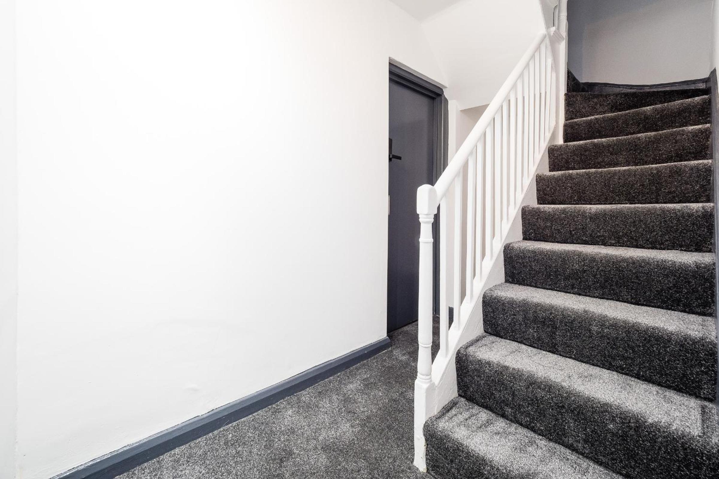 Spacious 6 Ensuite Bedroom House in Central London