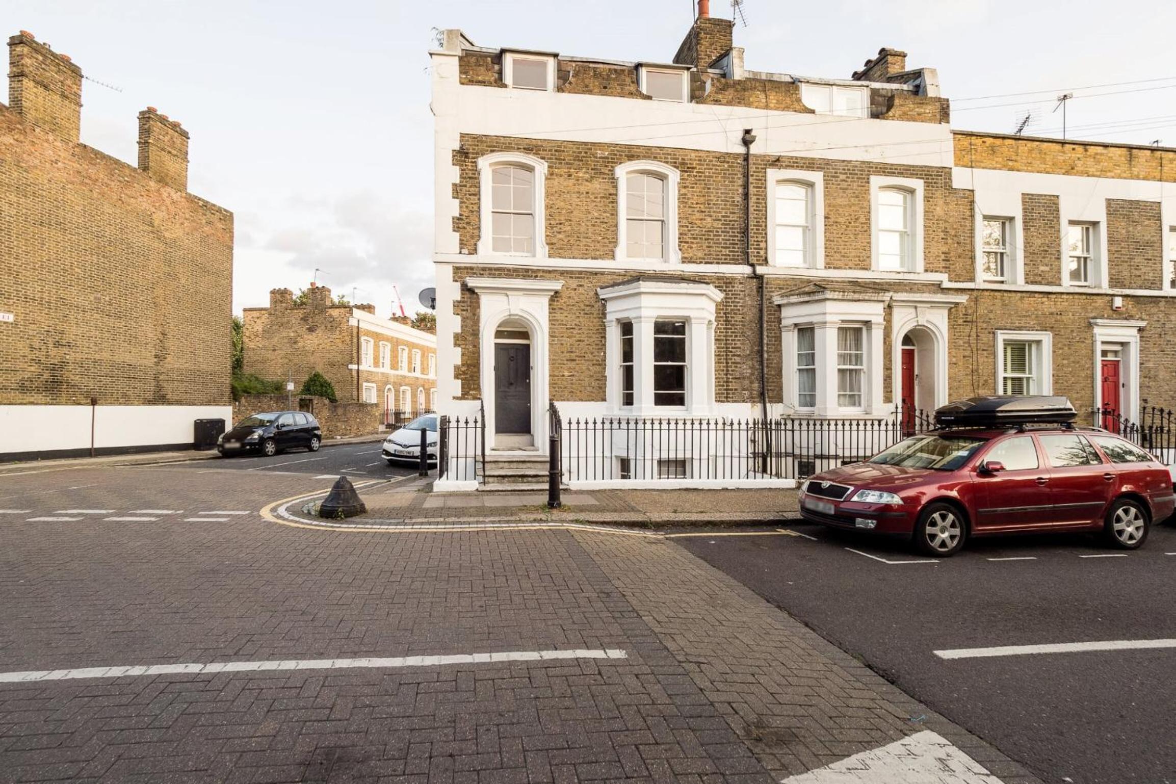 Spacious 6 Ensuite Bedroom House in Central London