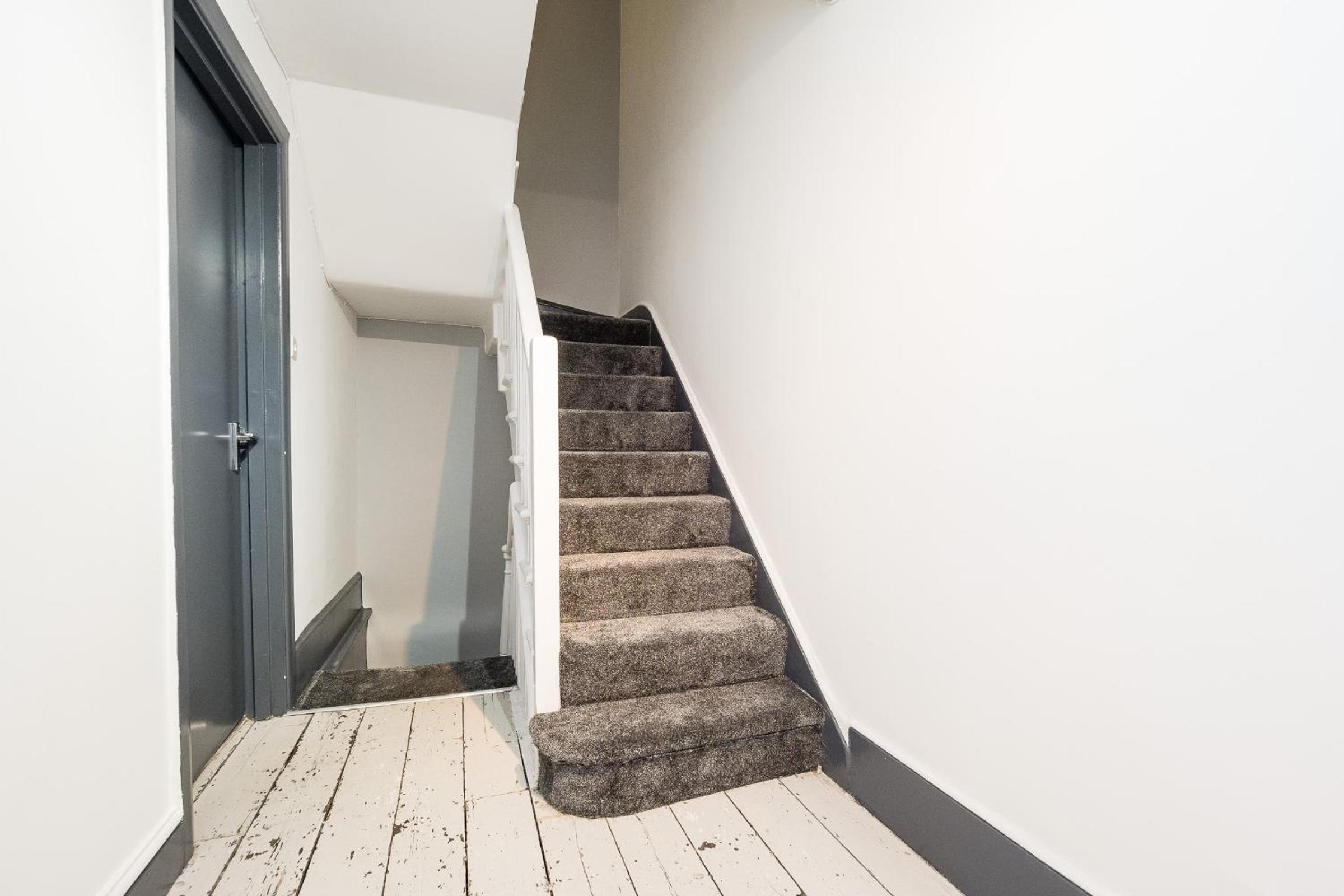 Spacious 6 Ensuite Bedroom House in Central London