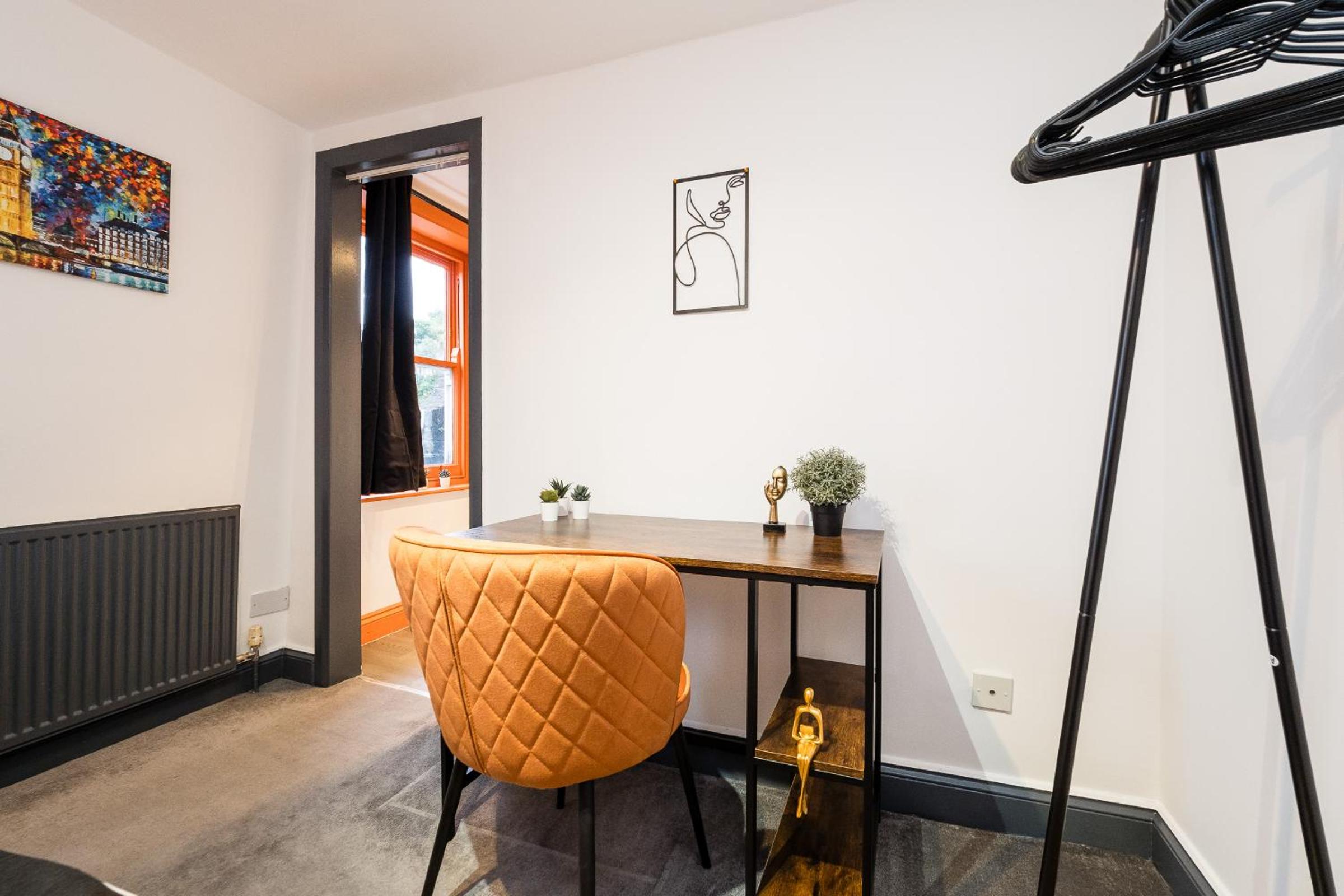 Spacious 6 Ensuite Bedroom House in Central London