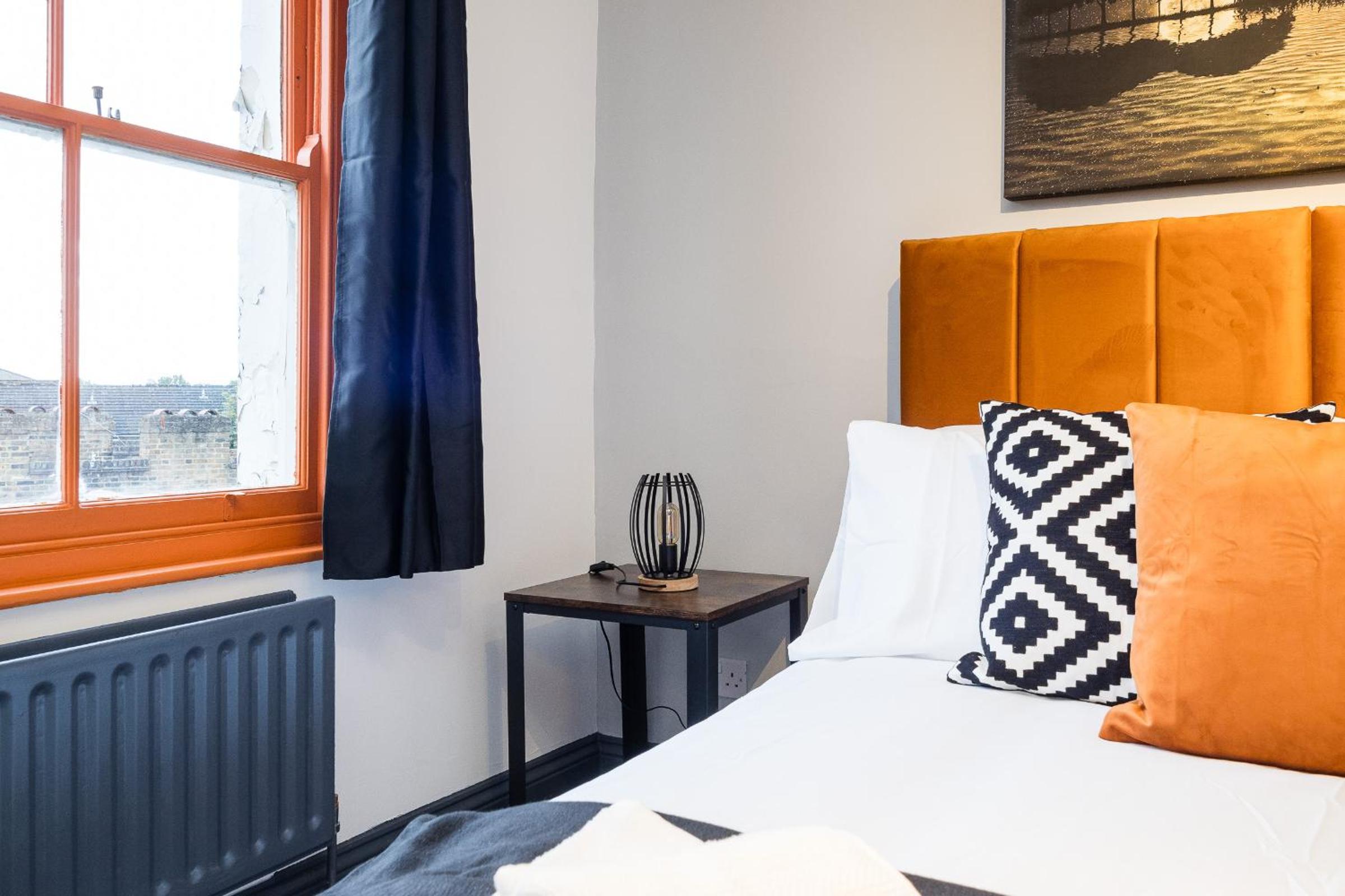 Spacious 6 Ensuite Bedroom House in Central London