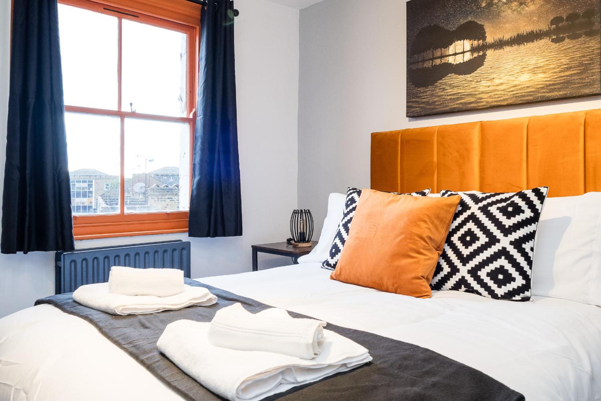 Spacious 6 Ensuite Bedroom House in Central London