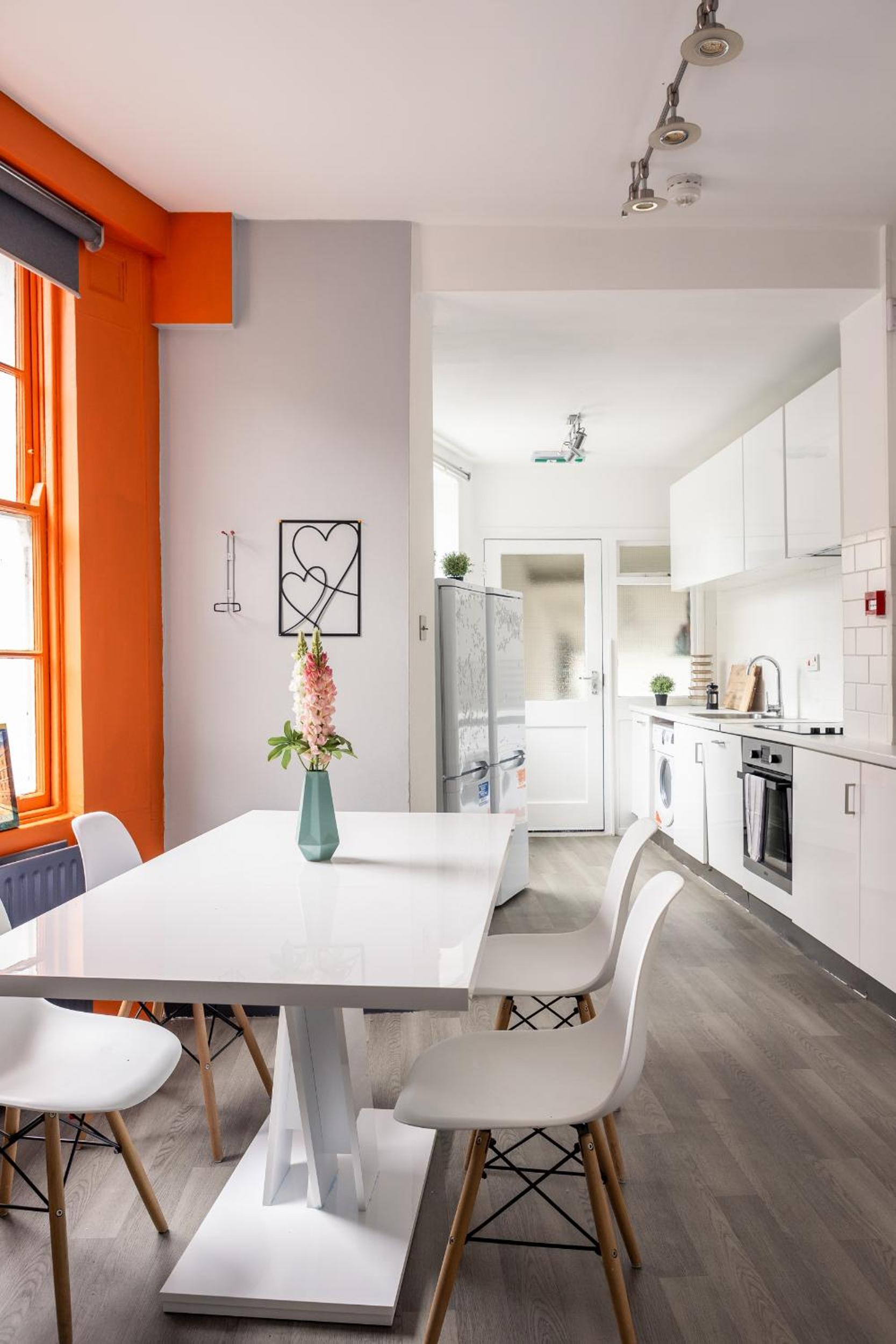 Spacious 6 Ensuite Bedroom House in Central London