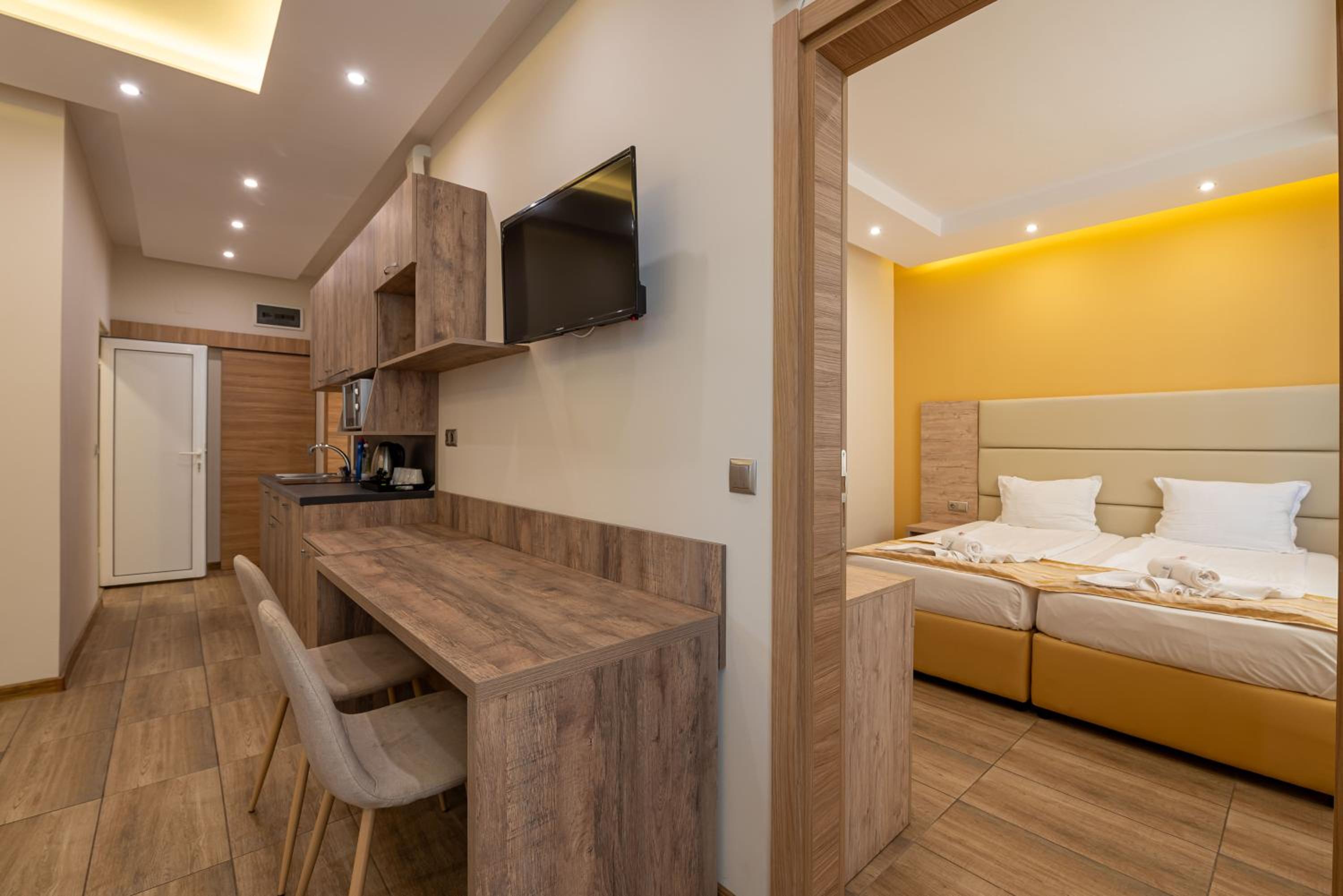 Perla Apartments First Line view 4