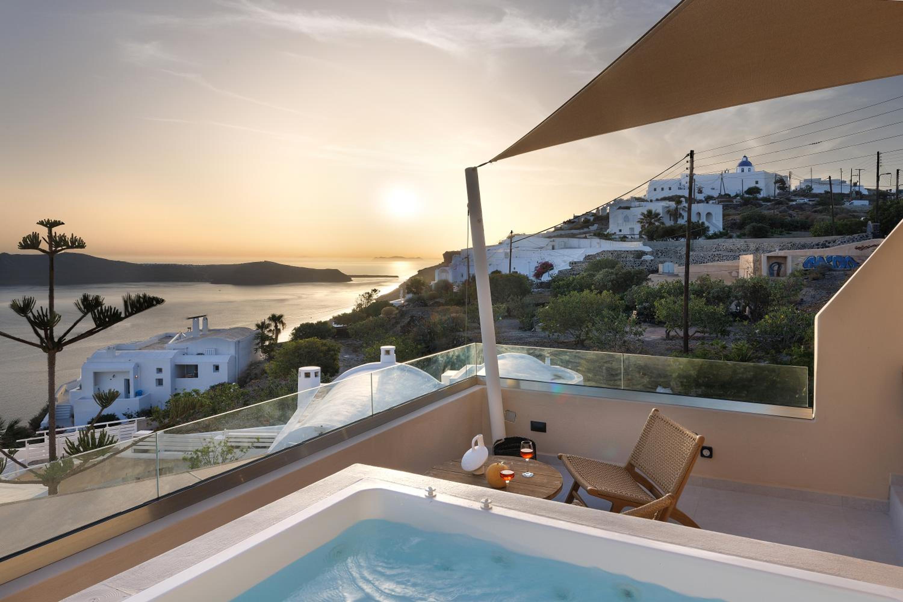 Morfes Luxury Suites by Caldera Houses photo 2