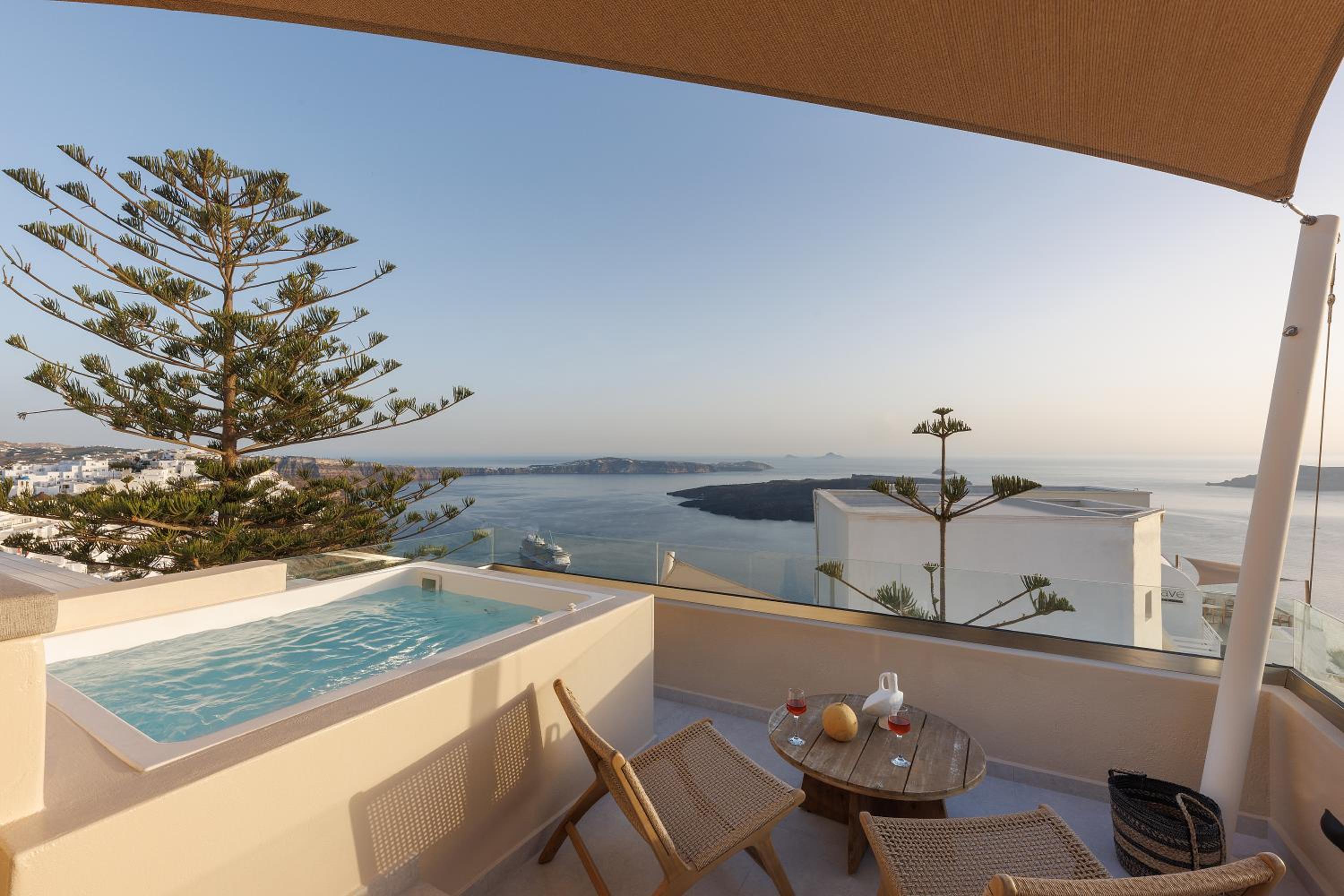 Morfes Luxury Suites by Caldera Houses