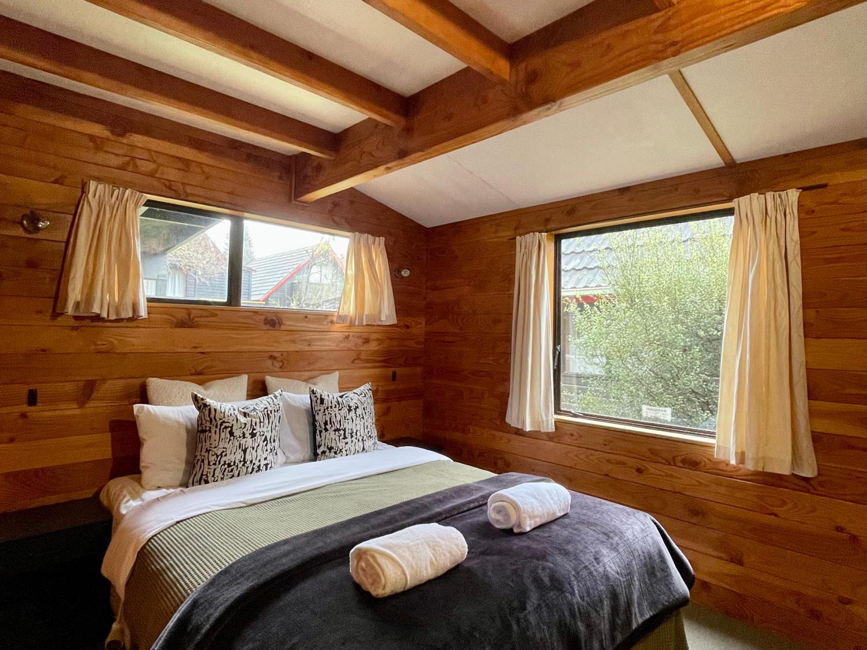 Snow Chalet - Ohakune Chalet view 2