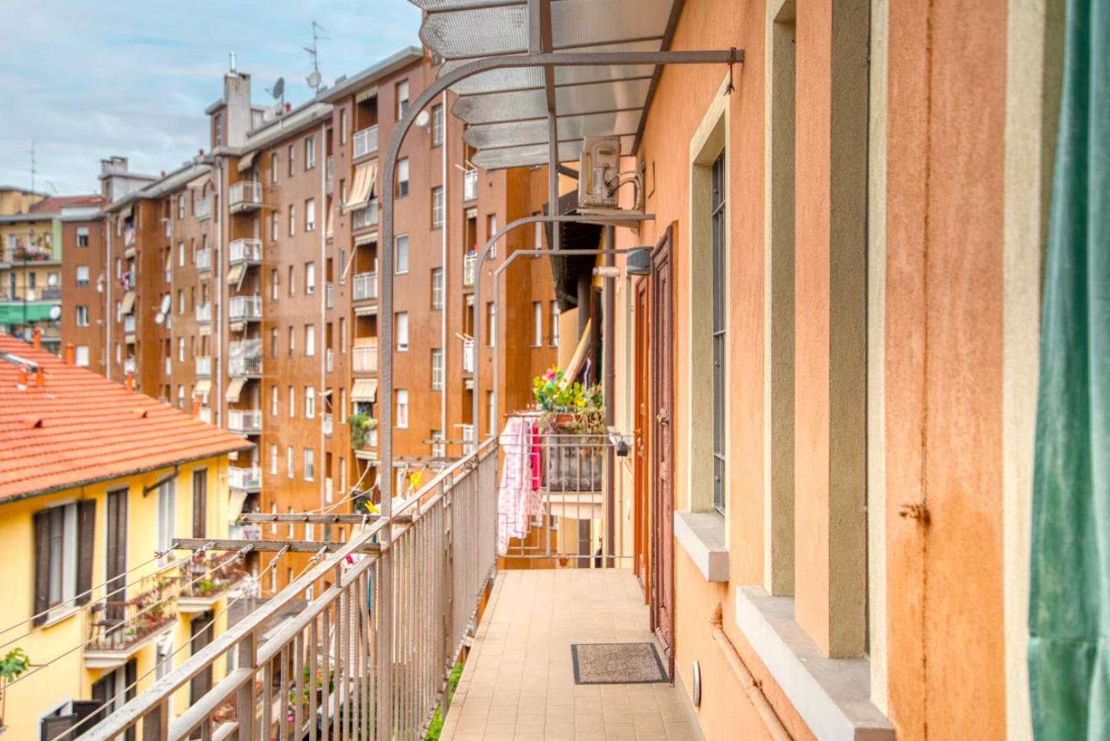 GuestHost - Giallo Apartament in Milano!