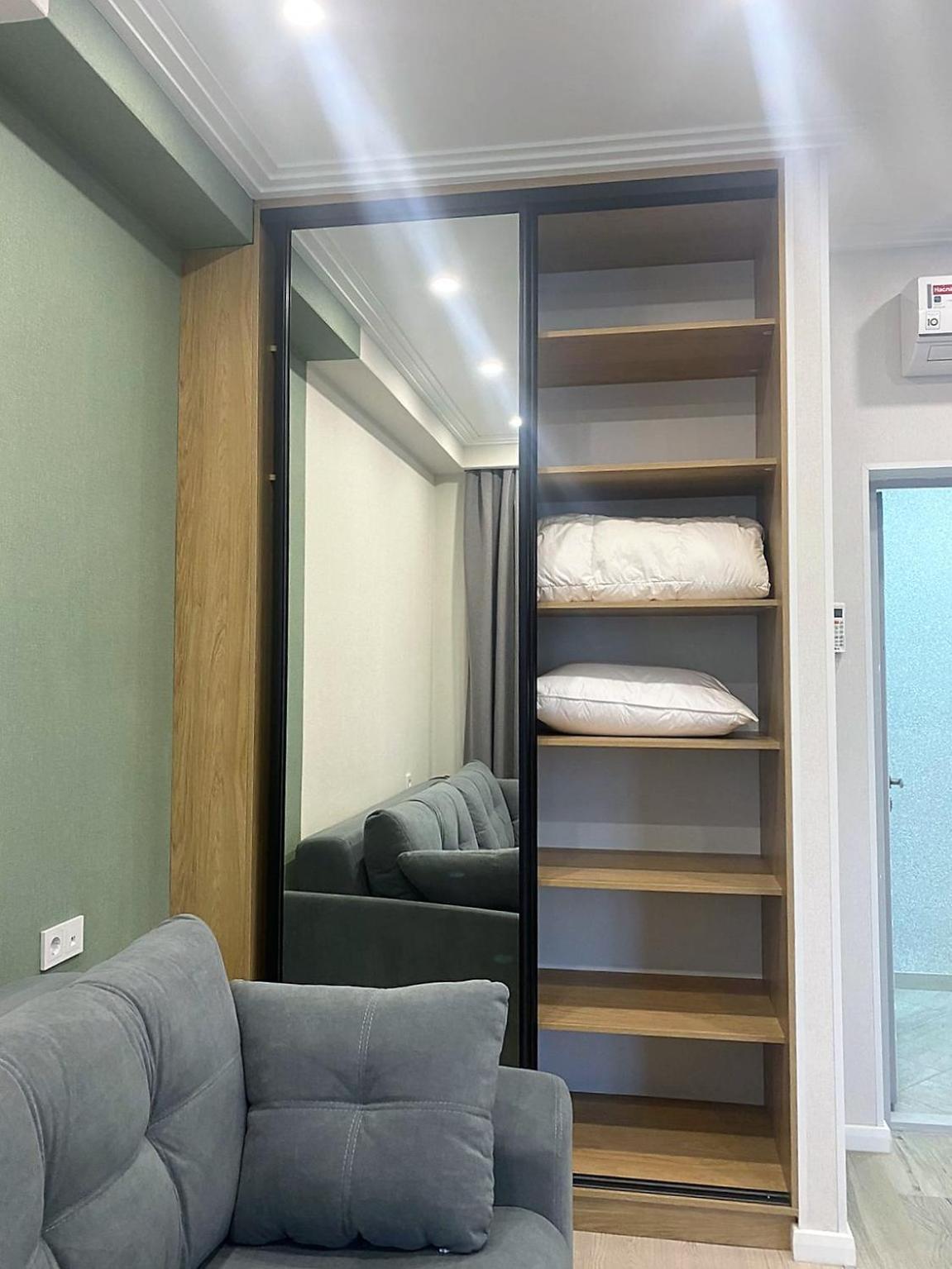 Komrat Apartments