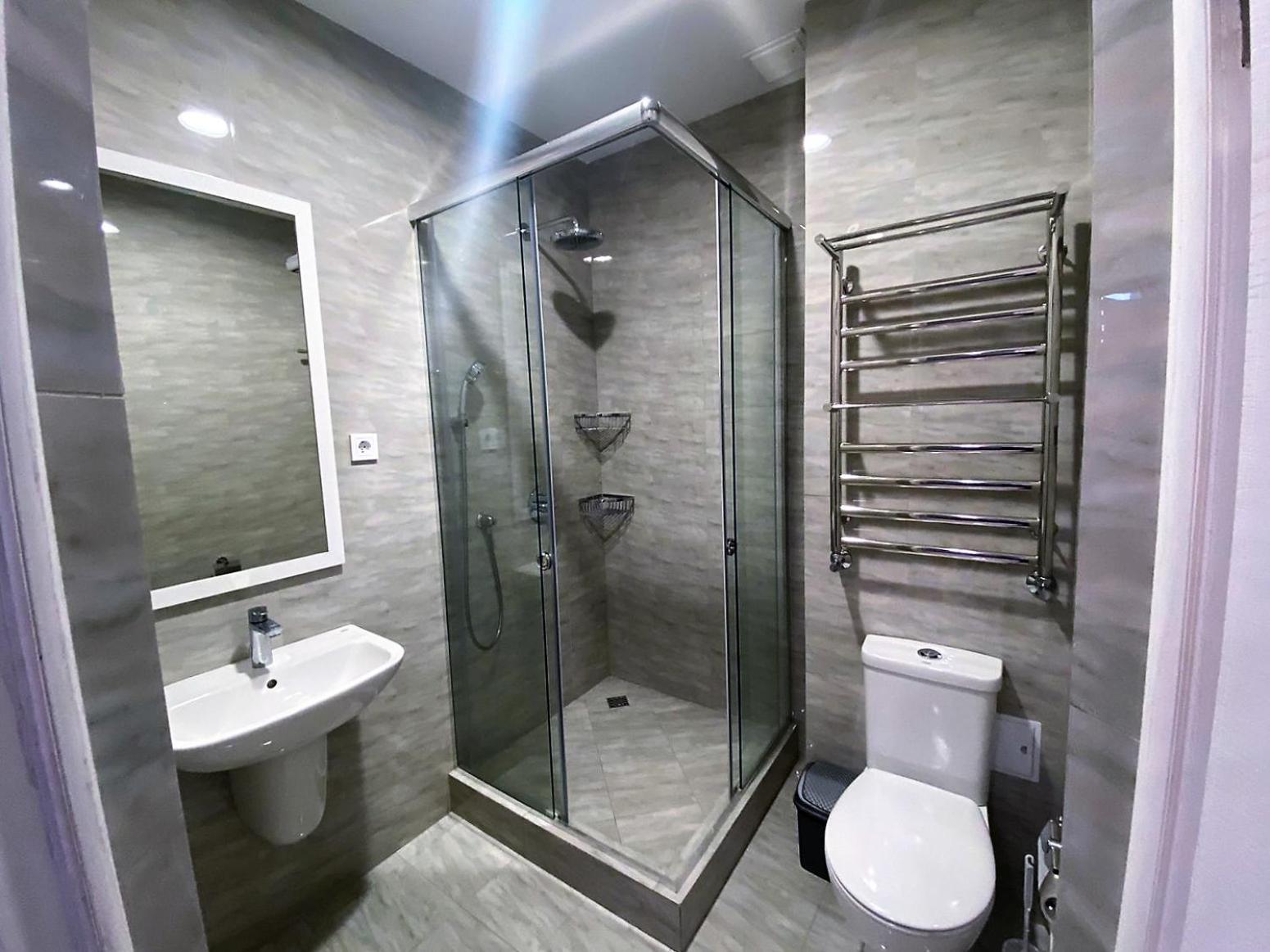 Komrat Apartments