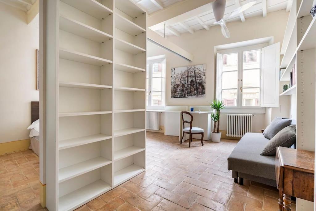 Spacious apartment steps from Piazza Santa Croce, Florence, with balcony