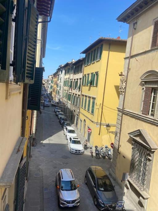 Spacious apartment steps from Piazza Santa Croce, Florence, with balcony