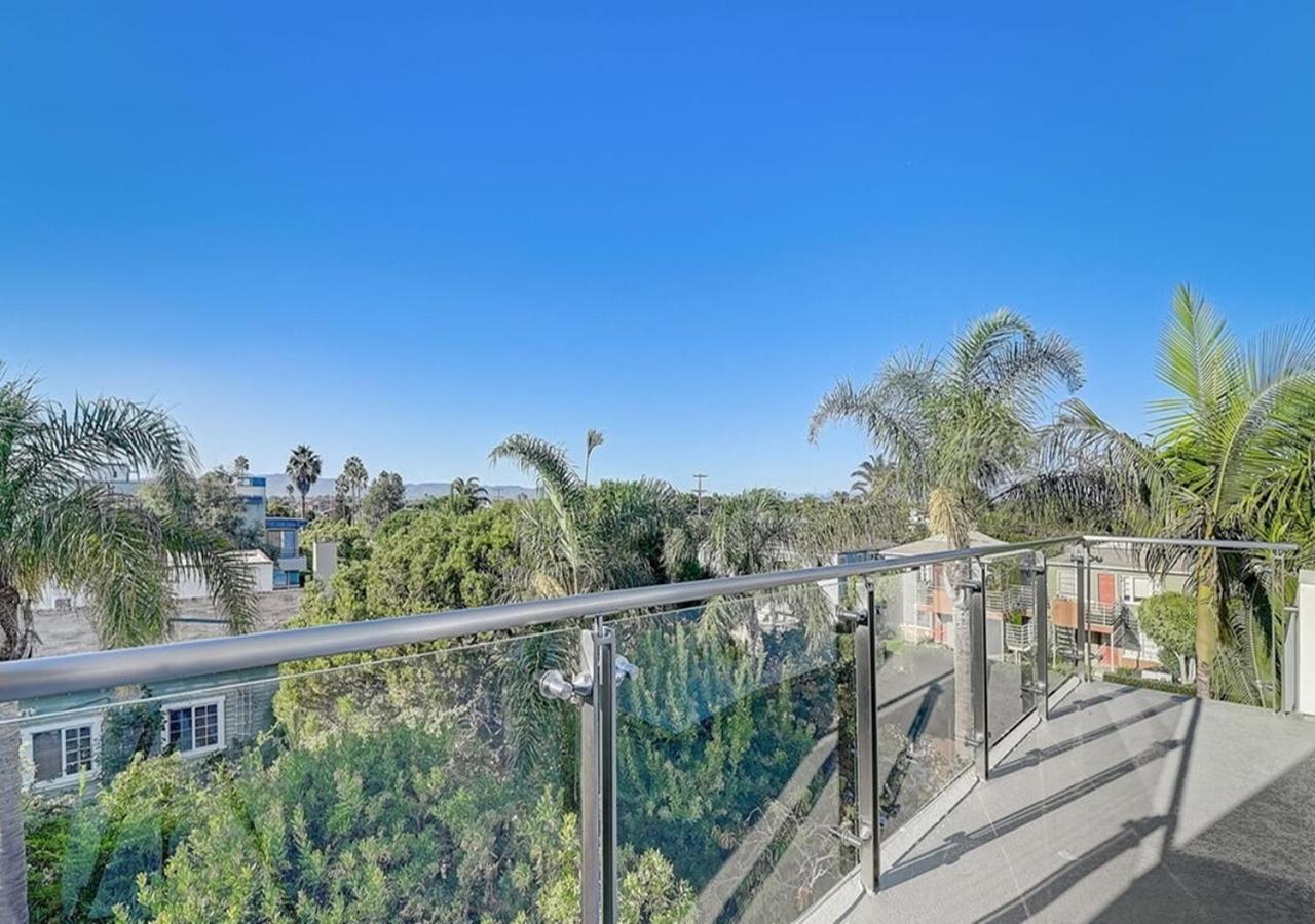 Gorgeous Three Bedroom Versatile Home
