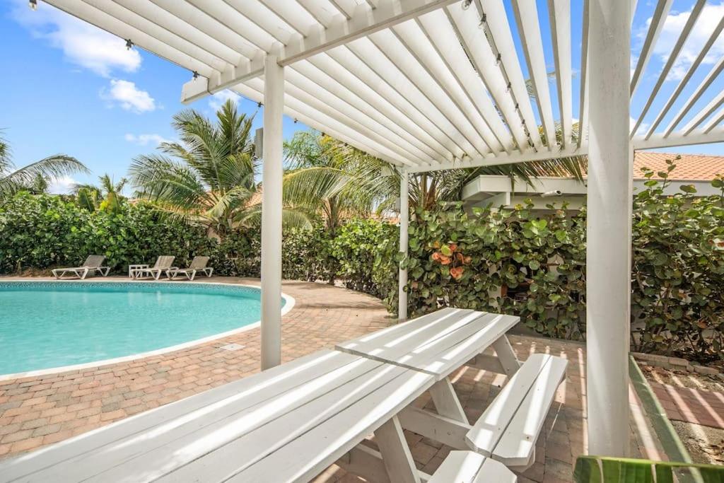 Vakantiewoning - zwembad - nabij Mambo Beach