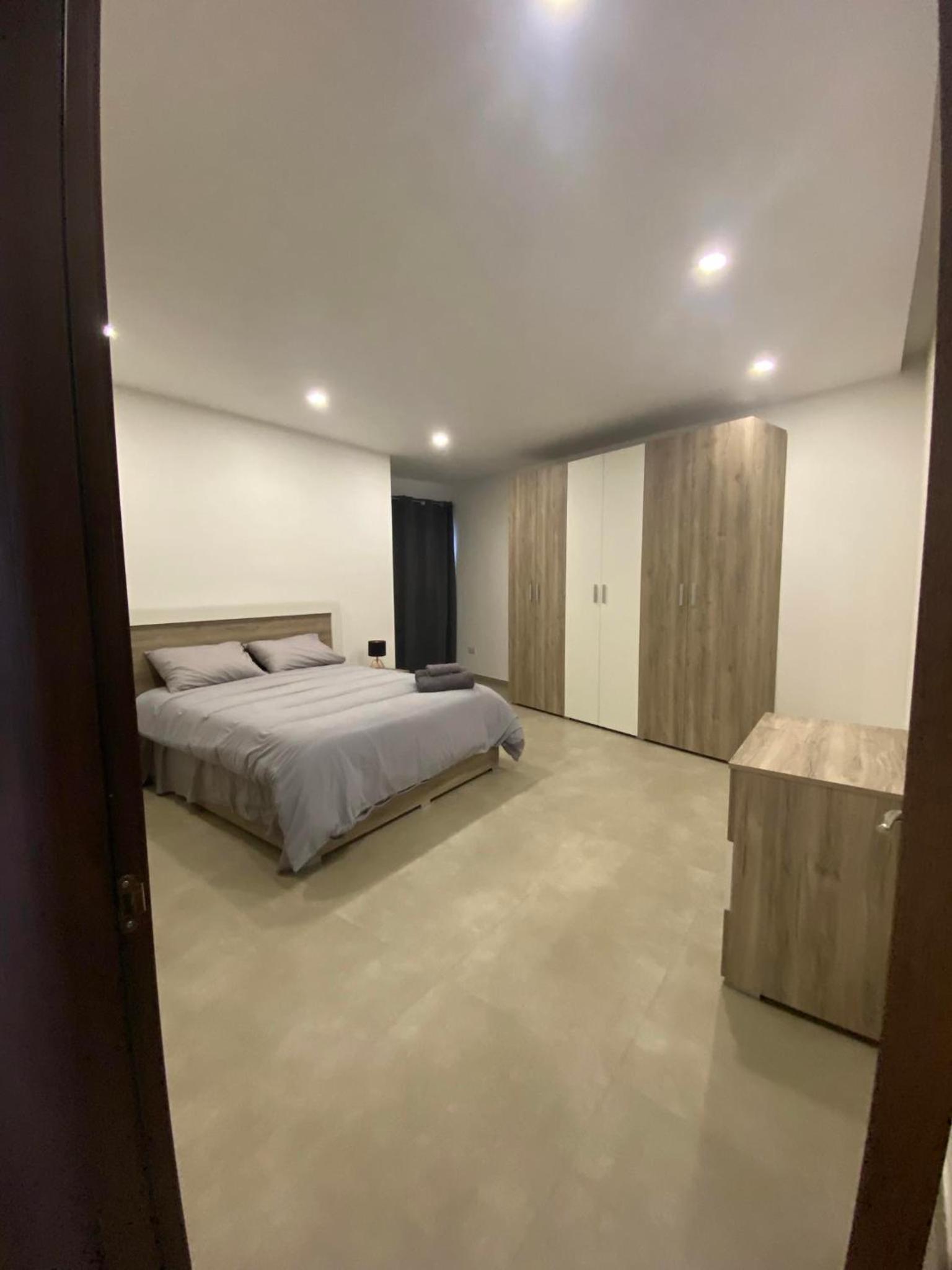 An immaculate 3 bedroom apartment in Gudja view 5