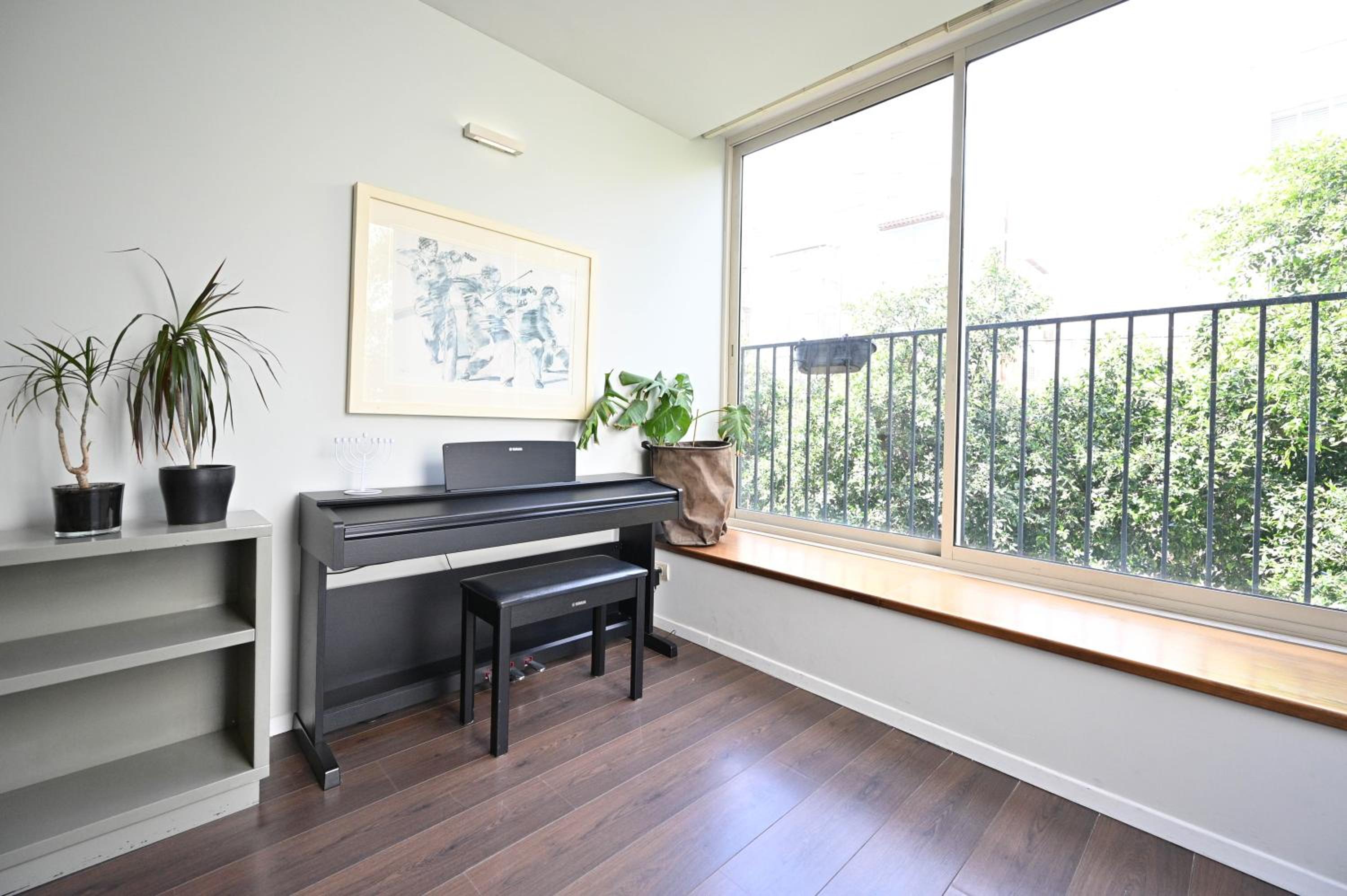 Beauty 2BR close Bograshov Dizengoff by HolyGuest view 2