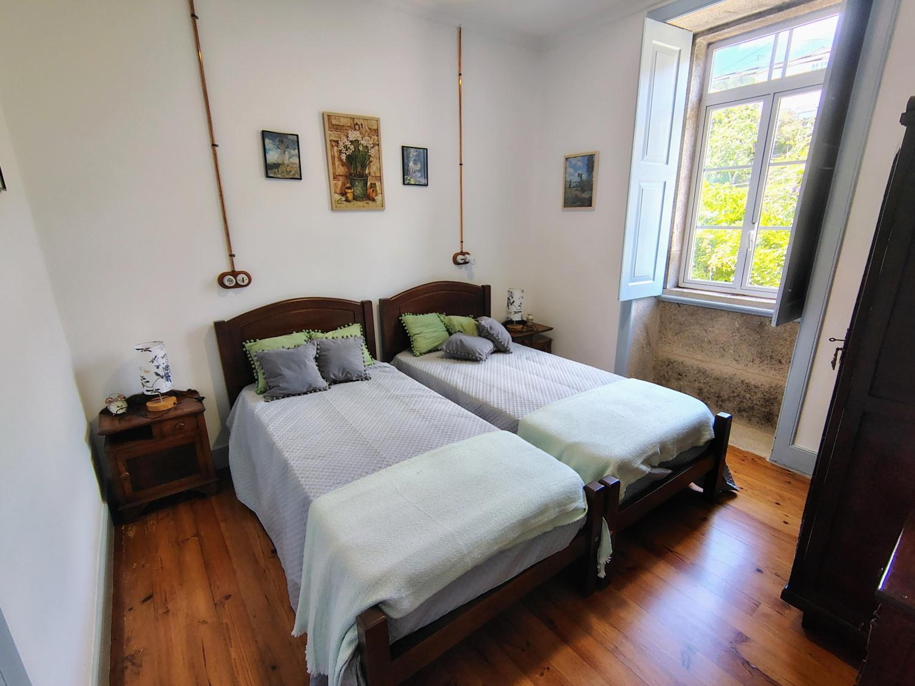 Casa Folhas Novas