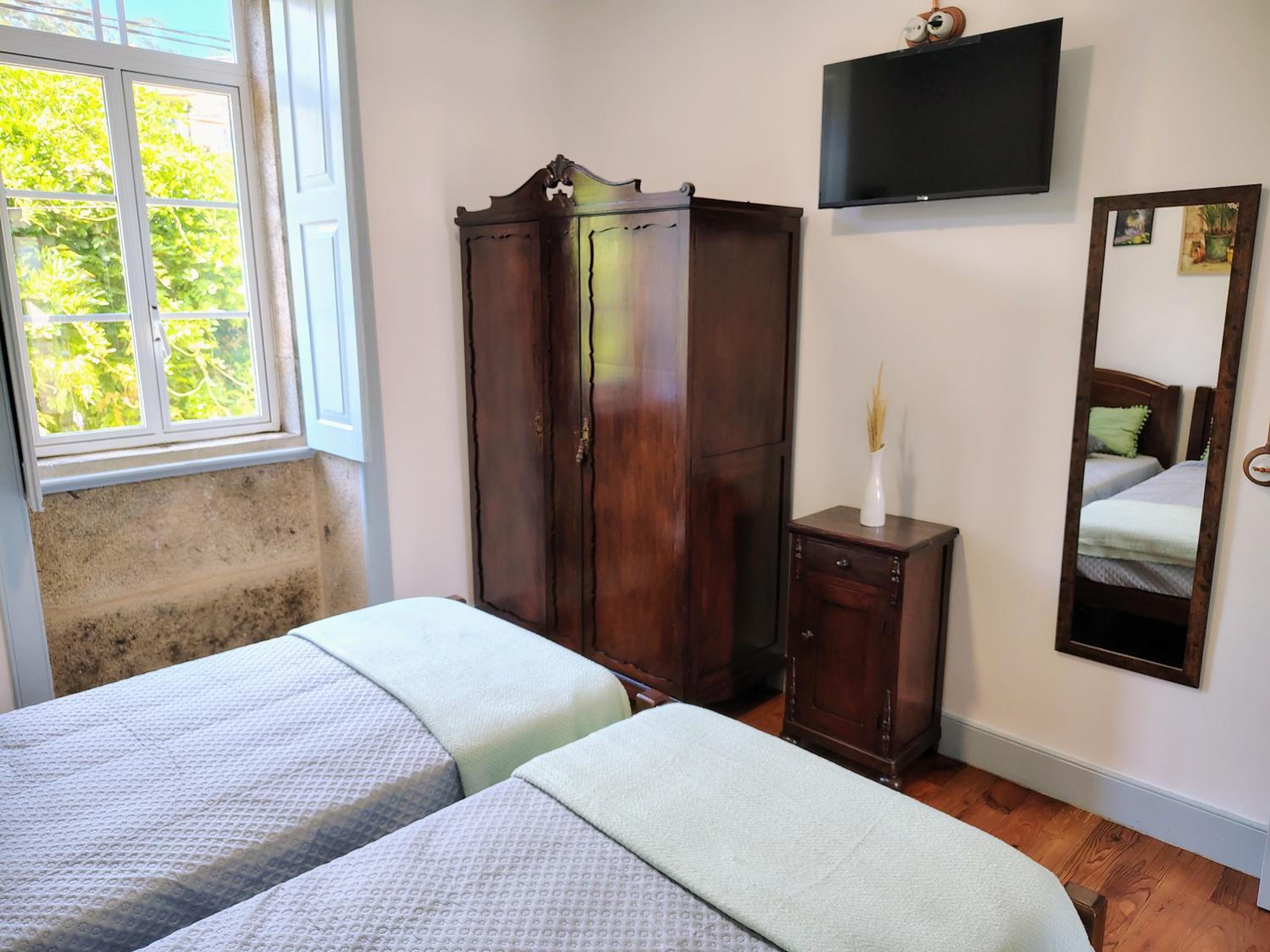 Casa Folhas Novas