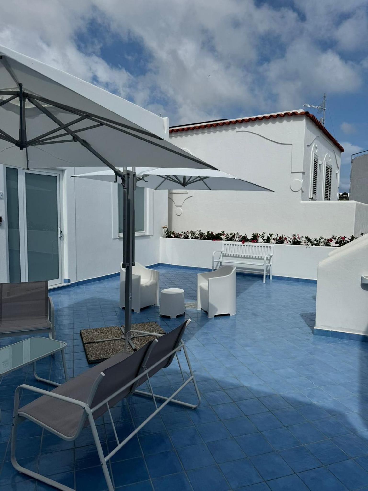 Omare Apartments