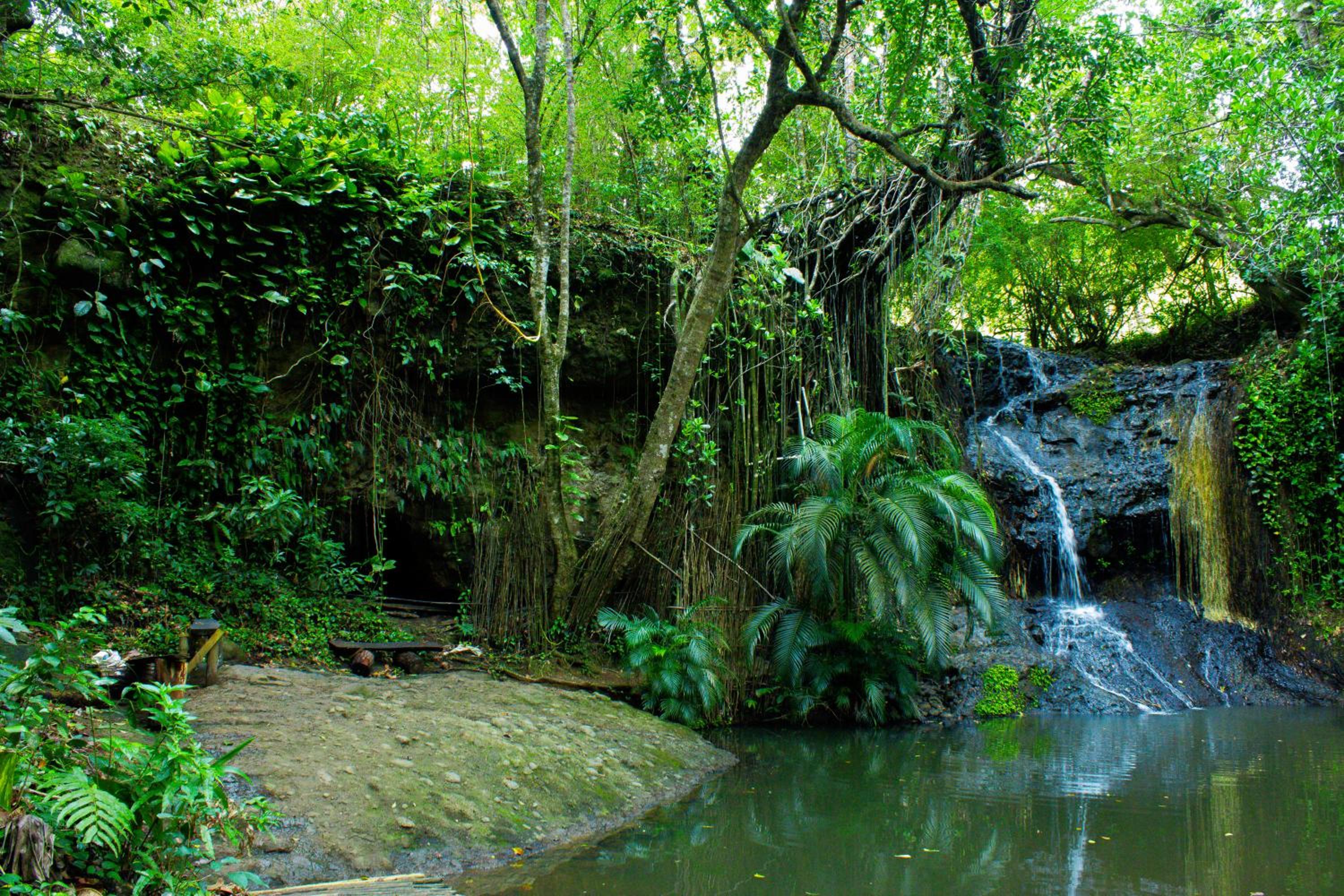 Adventurers Inn