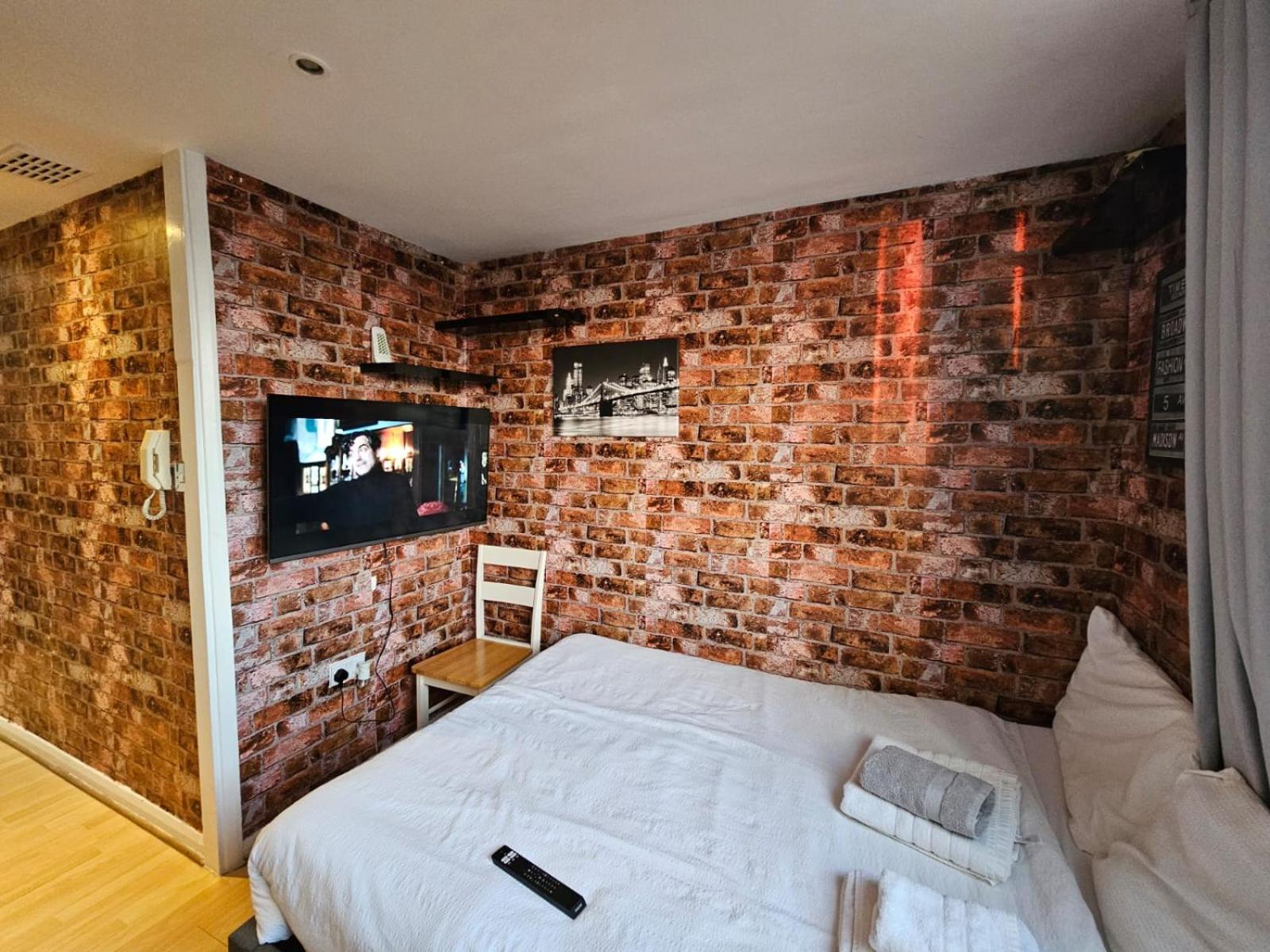 Studio flat in Paddington Central London Zone 1