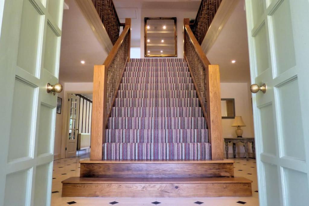 Cotswold Country house Villa Retreat With Pool view 4
