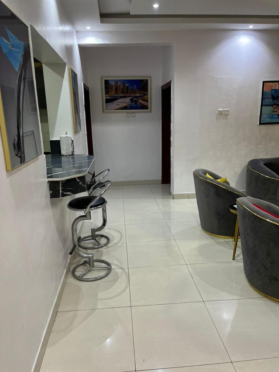3bedroom with PS5, 24hrs light, Netflix in Cromwell estate, Chevron, lekki view 2